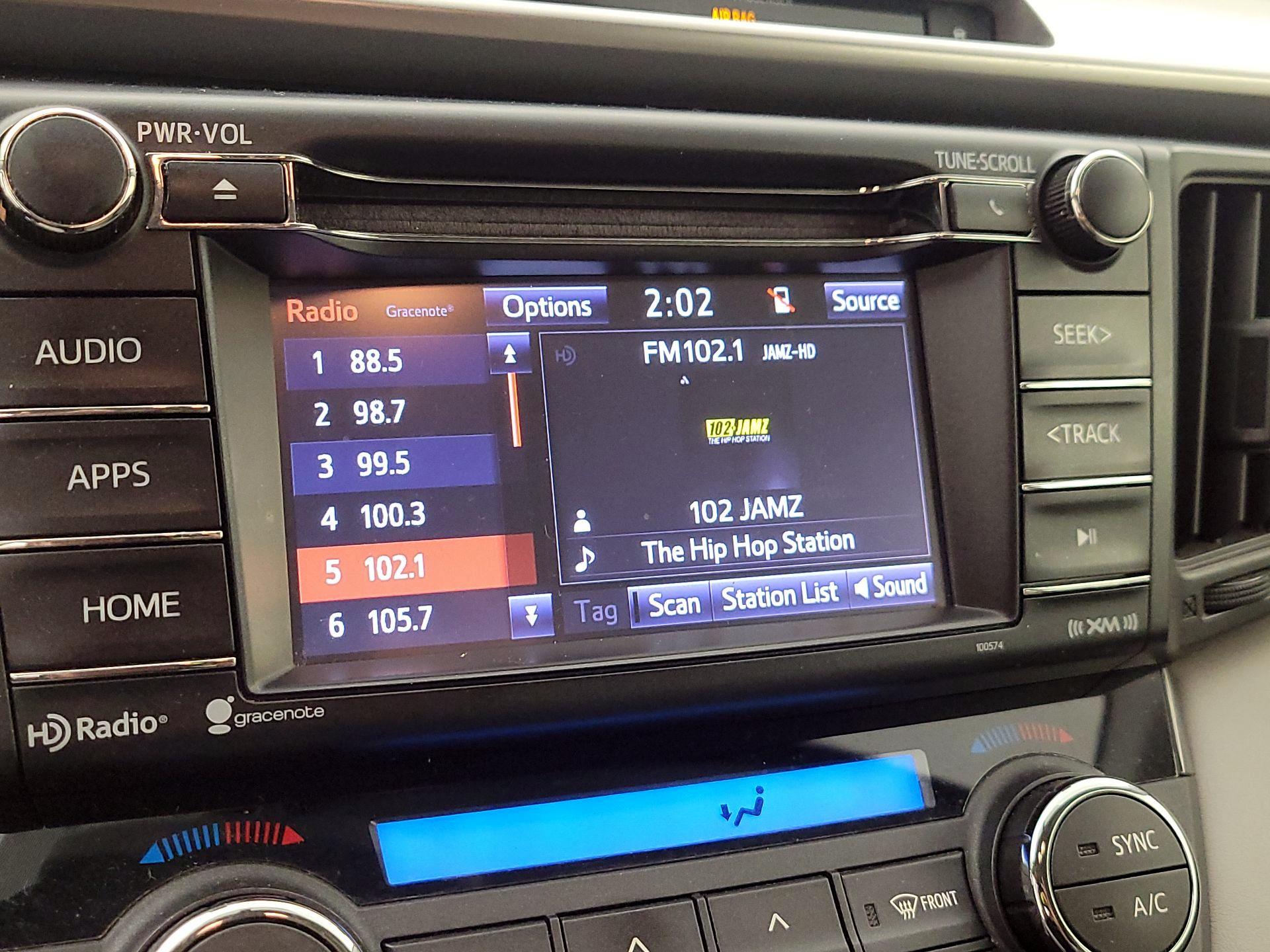 Thumbnail: 2016 Toyota RAV4 - 15