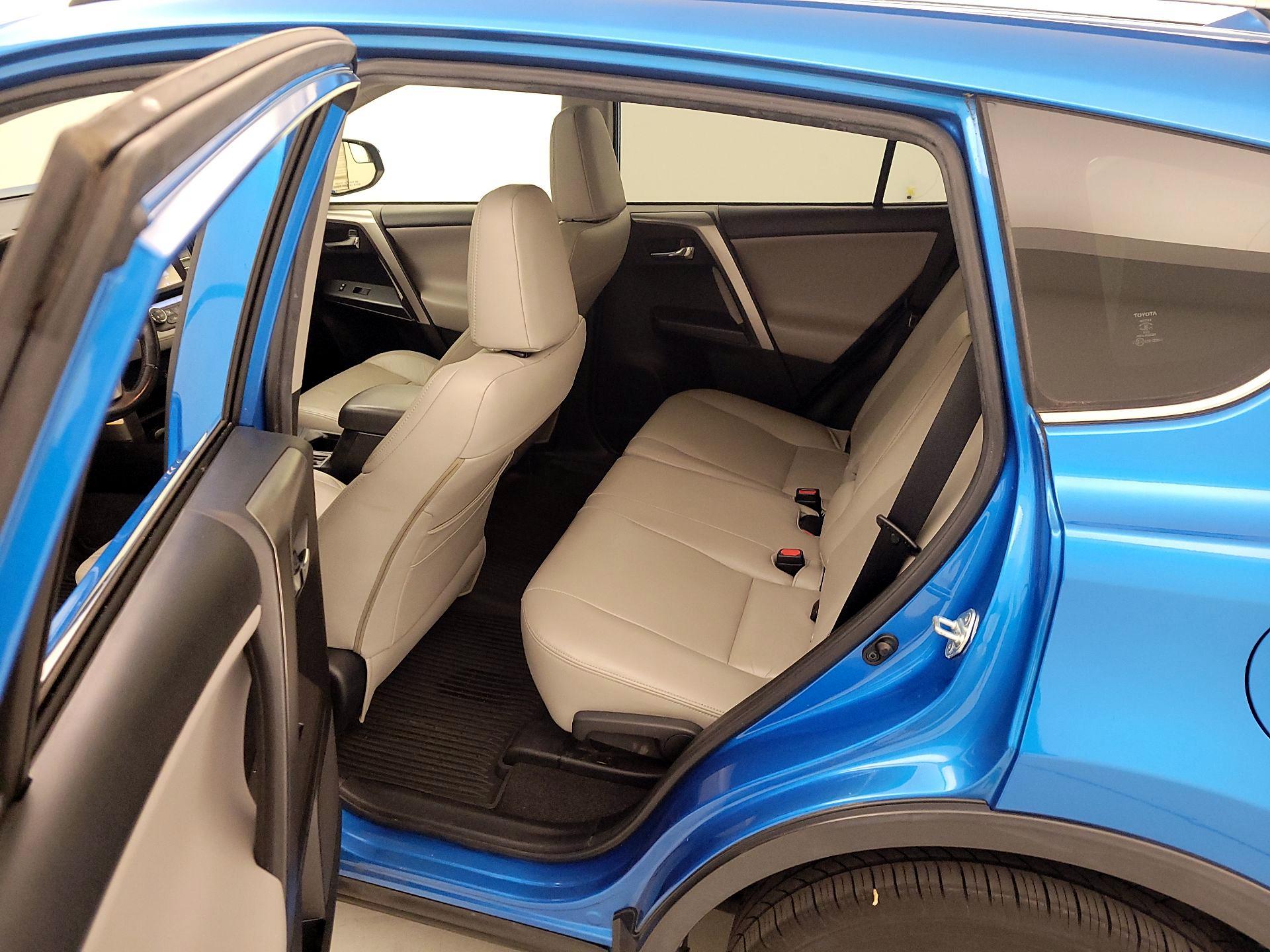 Thumbnail: 2016 Toyota RAV4 - 20