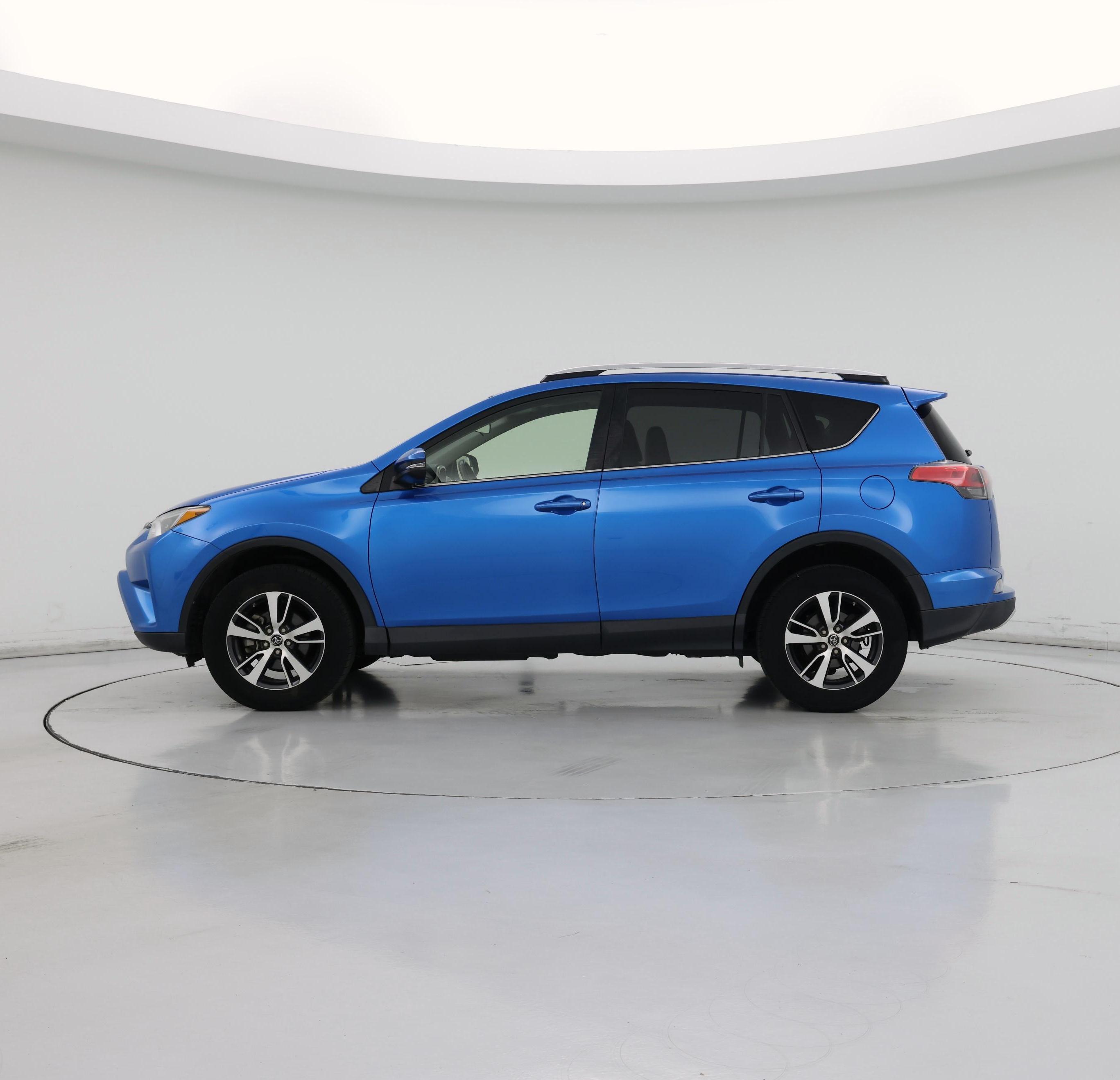 Thumbnail: 2016 Toyota RAV4 - 3