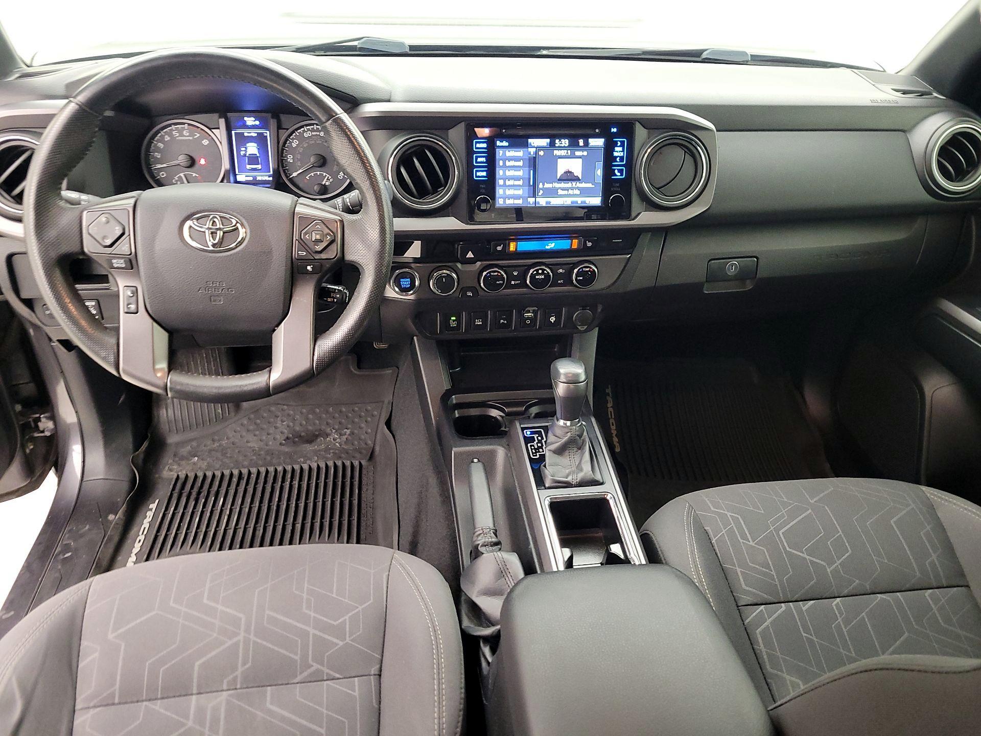 Thumbnail: 2016 Toyota Tacoma - 9