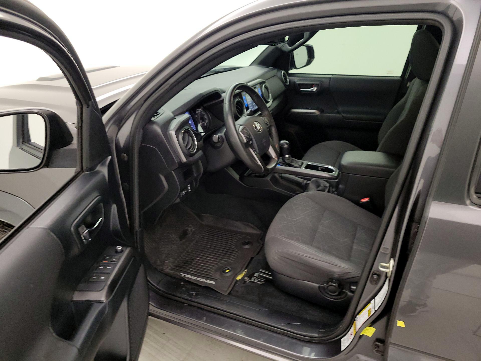 Thumbnail: 2016 Toyota Tacoma - 11