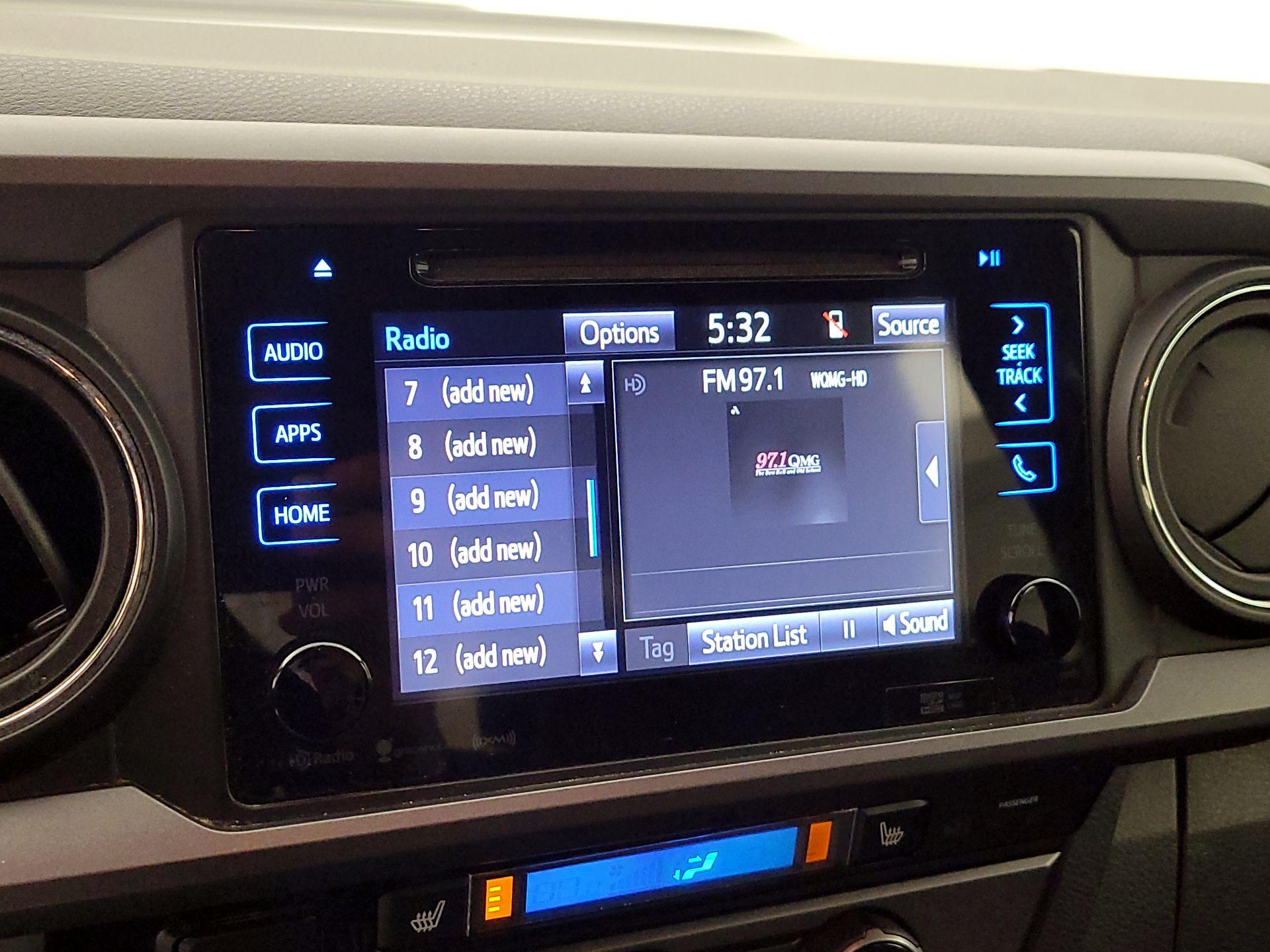 Thumbnail: 2016 Toyota Tacoma - 15