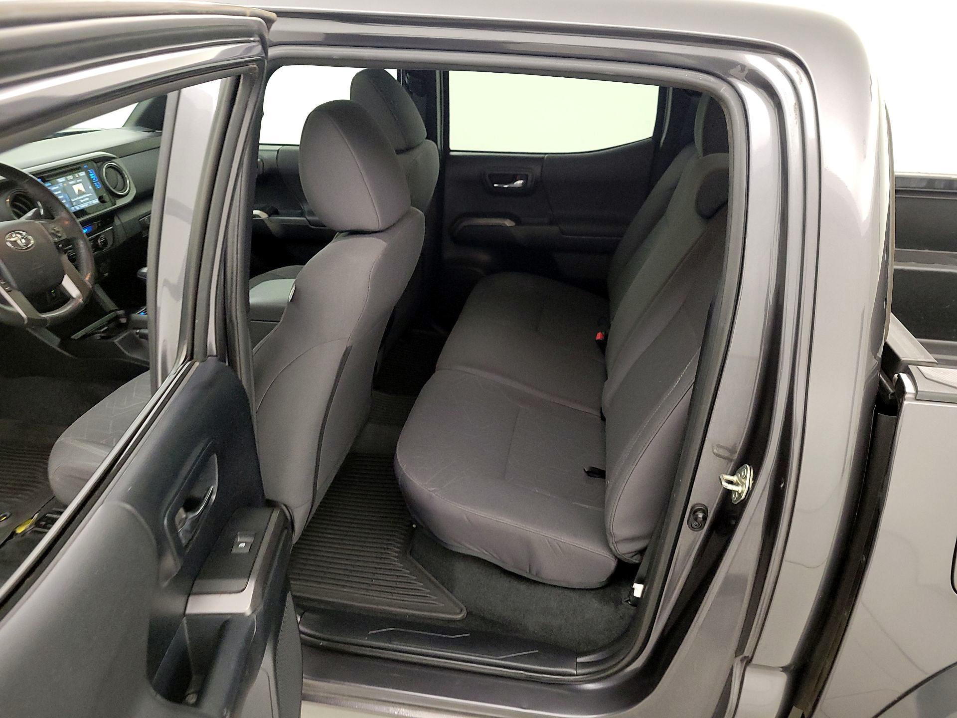 Thumbnail: 2016 Toyota Tacoma - 20