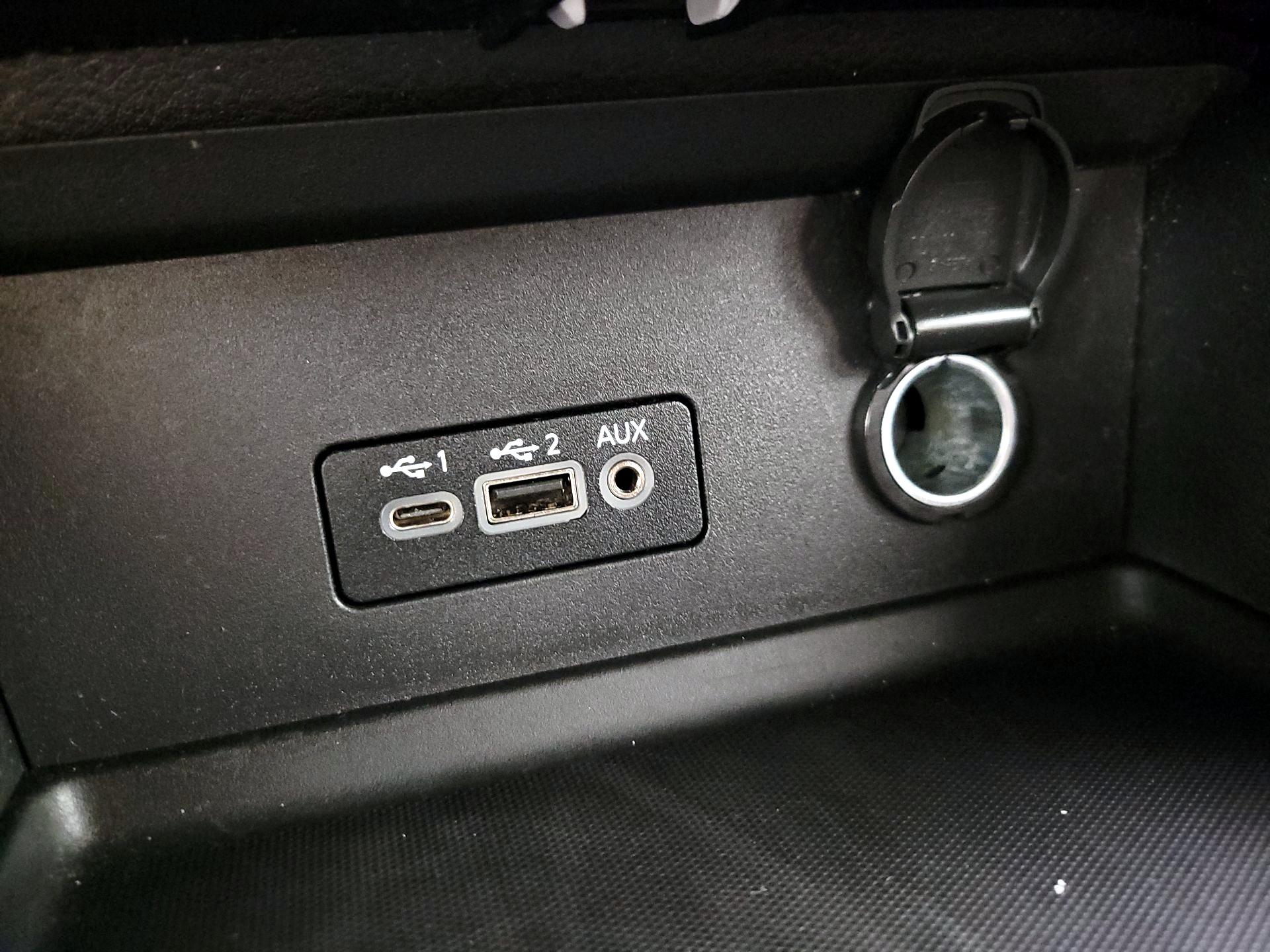 Thumbnail: 2020 Nissan Sentra - 17