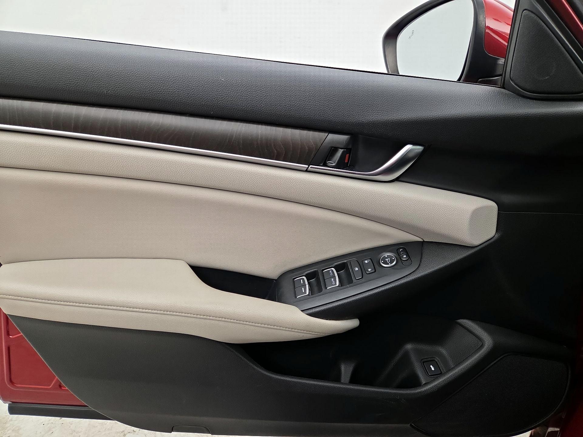 Thumbnail: 2018 Honda Accord - 12