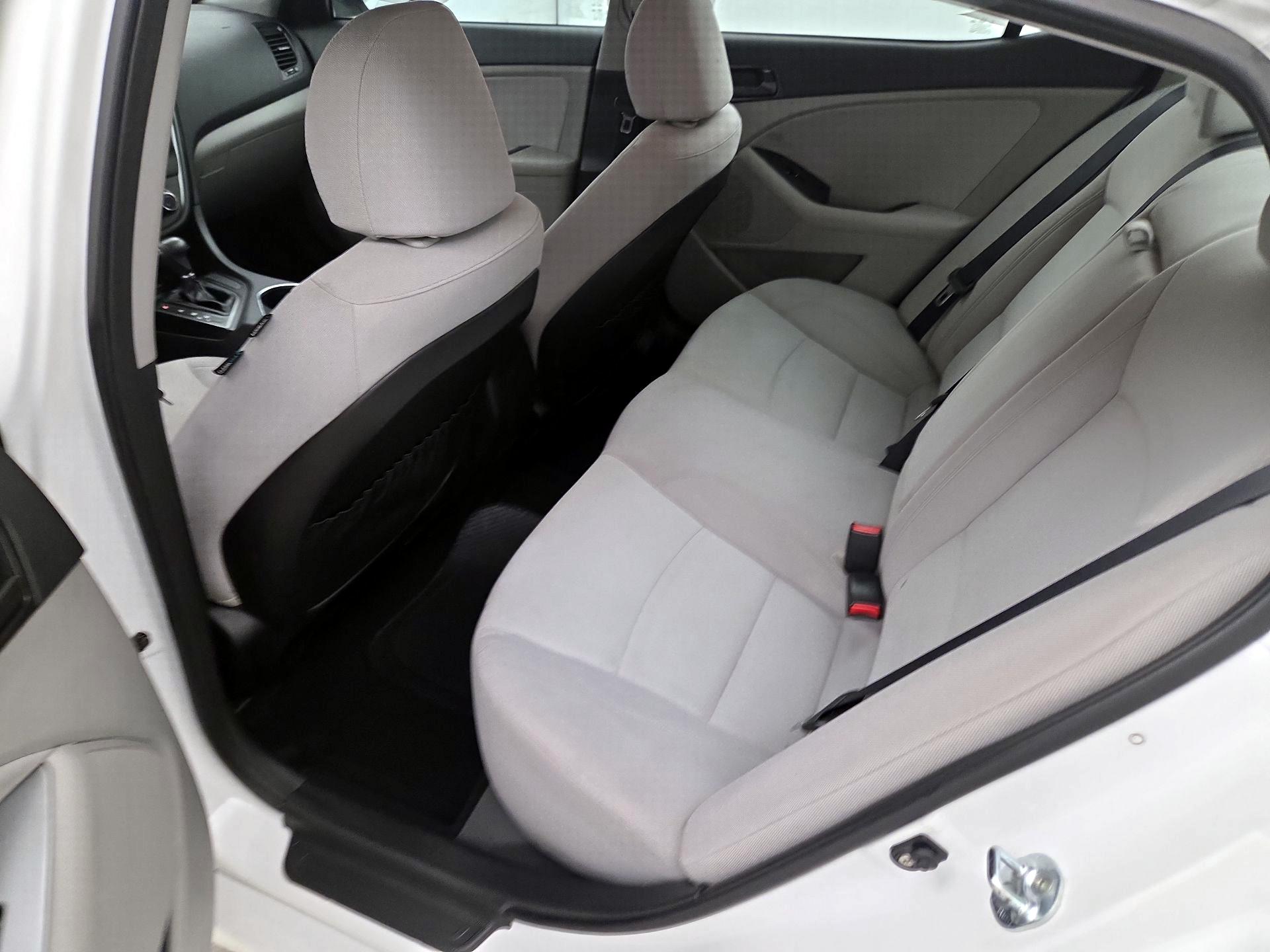 Thumbnail: 2015 Kia Optima - 18