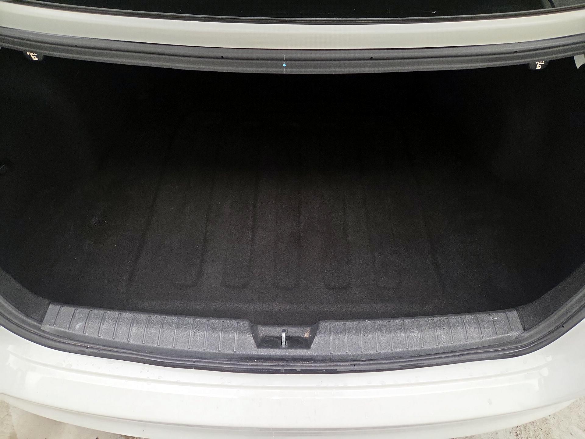 Thumbnail: 2015 Kia Optima - 19