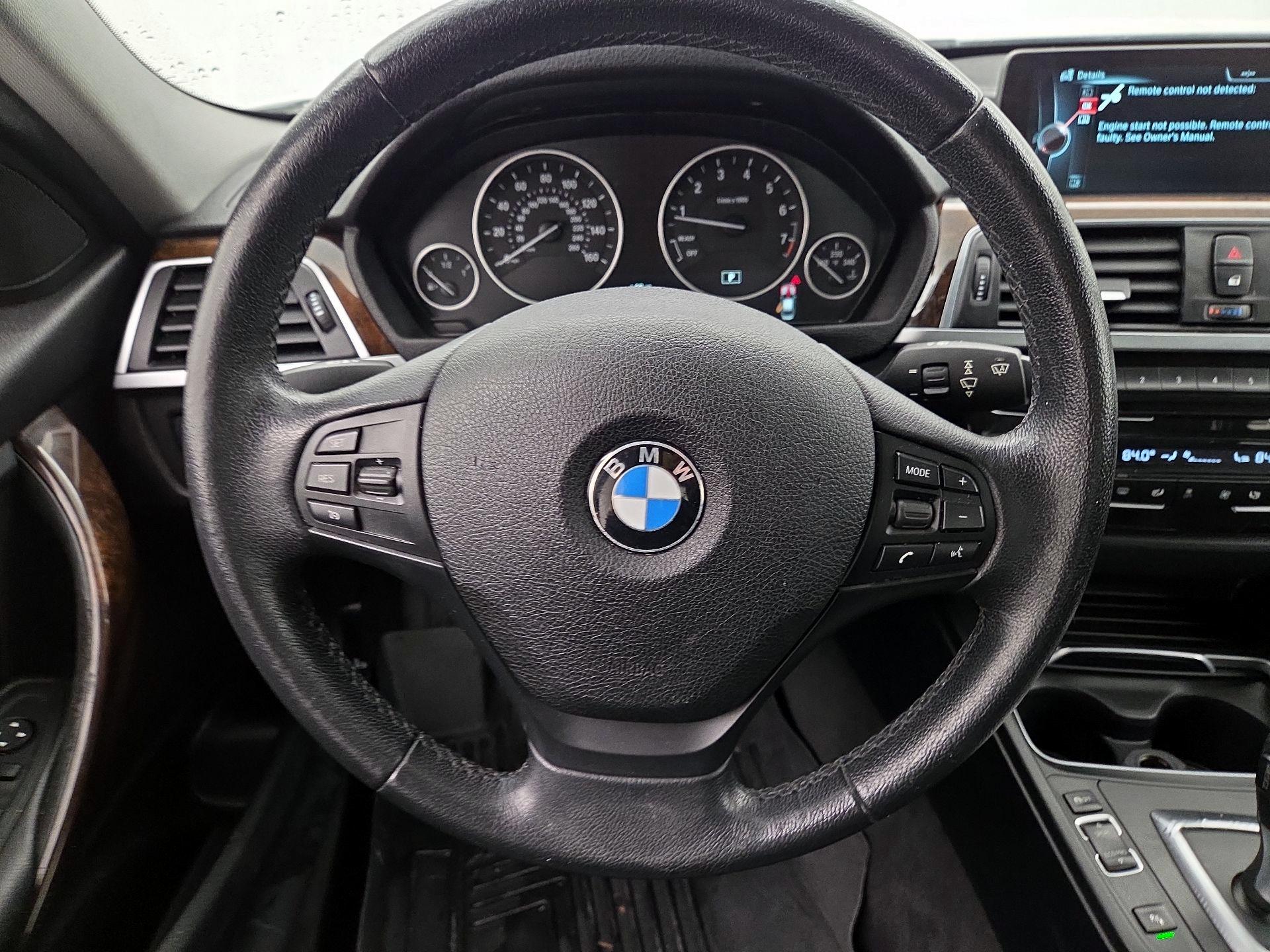 Thumbnail: 2016 BMW 3 Series - 10