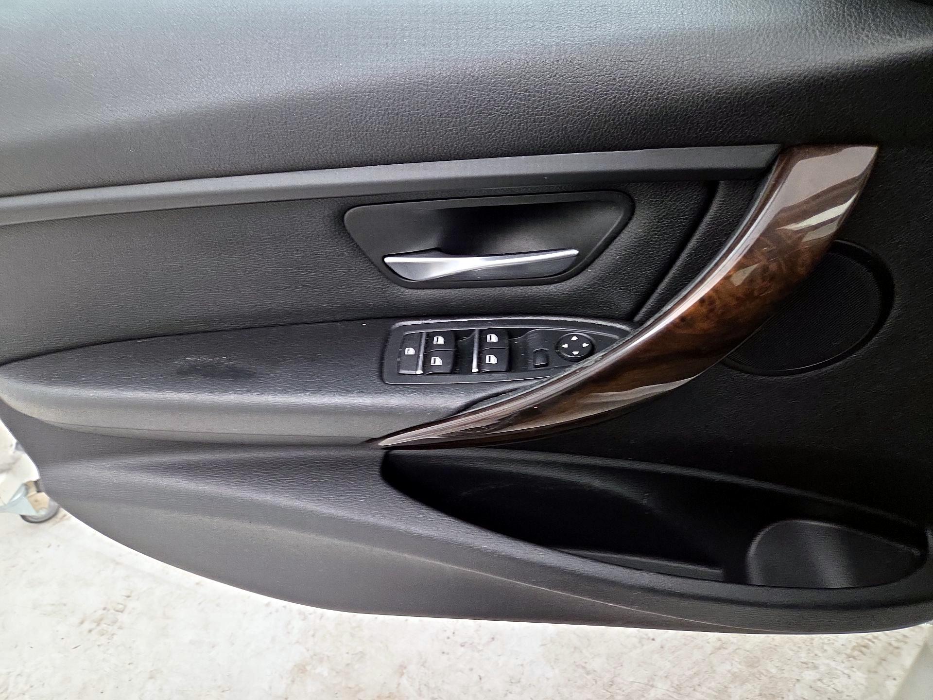 Thumbnail: 2016 BMW 3 Series - 12