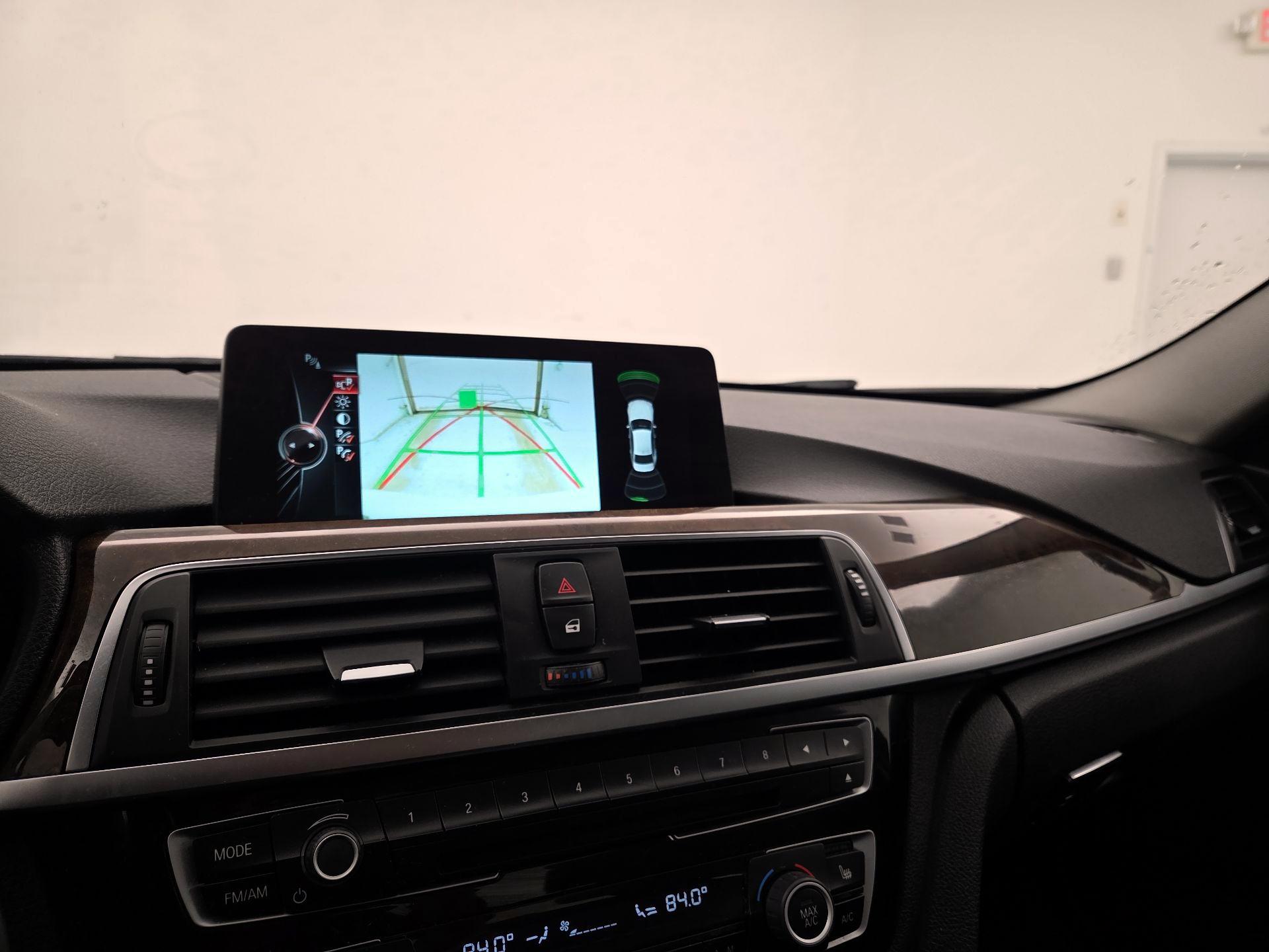 Thumbnail: 2016 BMW 3 Series - 14