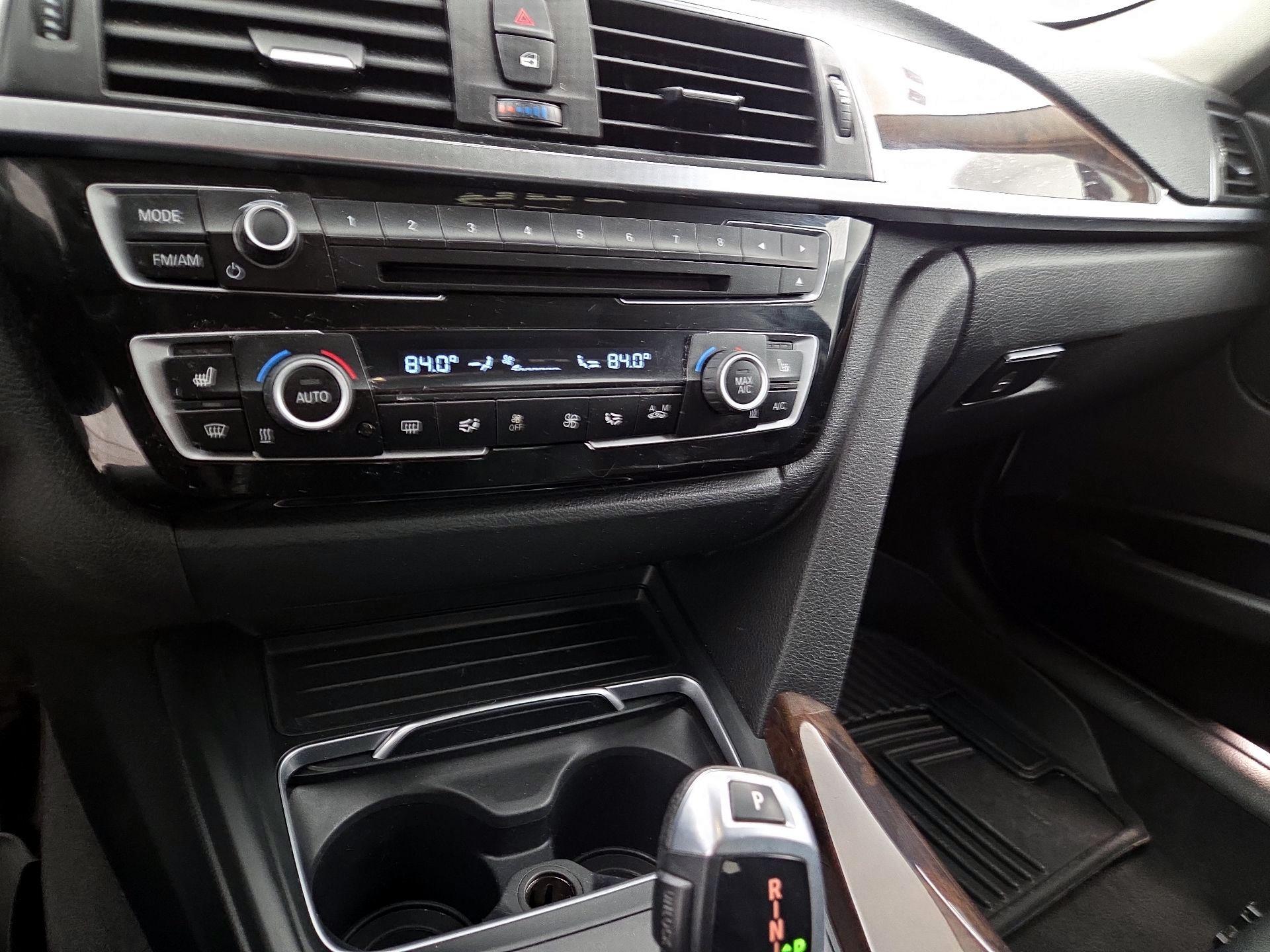 Thumbnail: 2016 BMW 3 Series - 16