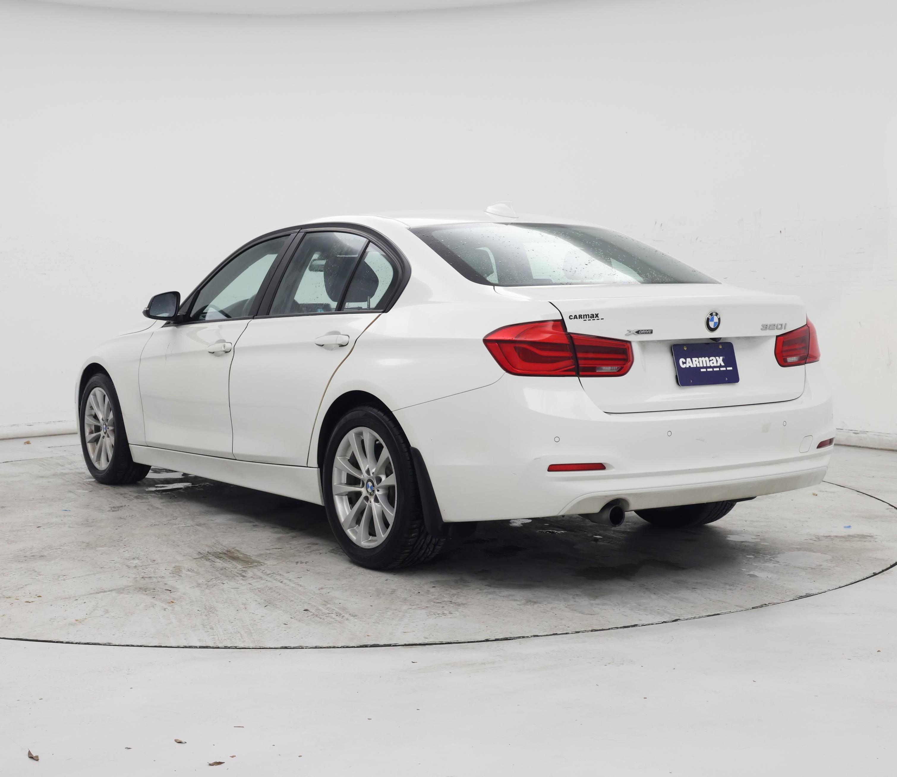 Thumbnail: 2016 BMW 3 Series - 2