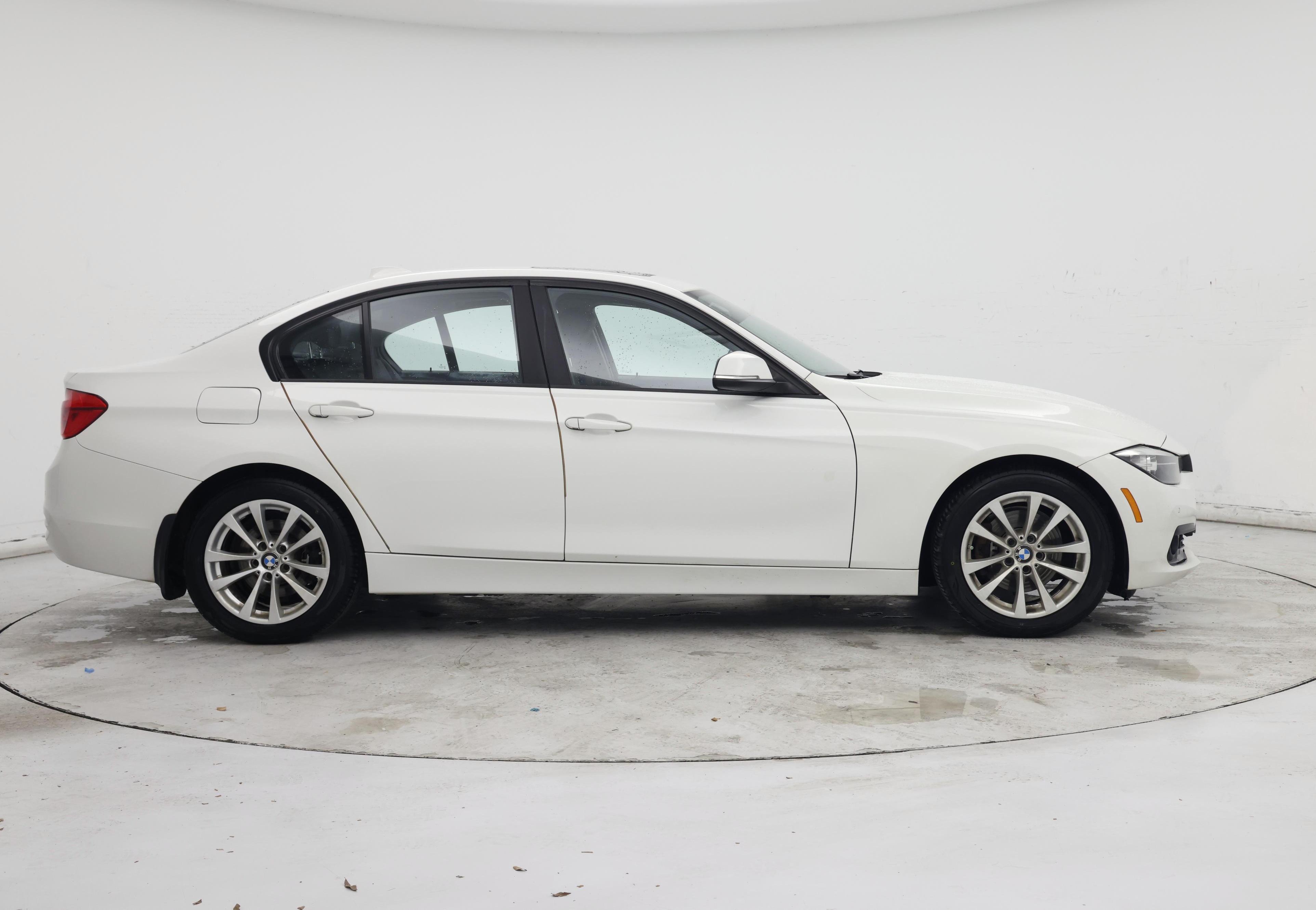 Thumbnail: 2016 BMW 3 Series - 7