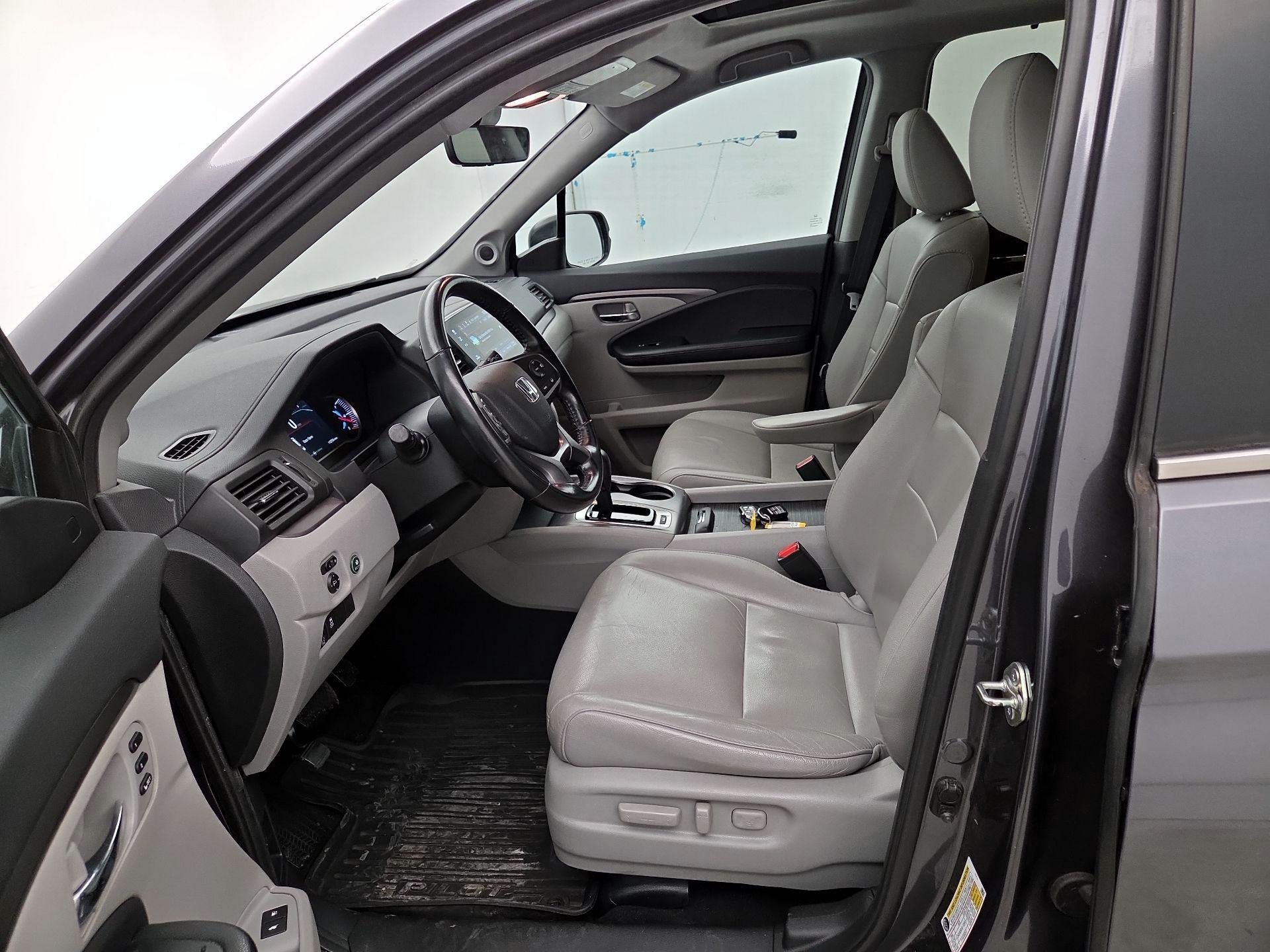 Thumbnail: 2019 Honda Pilot - 11