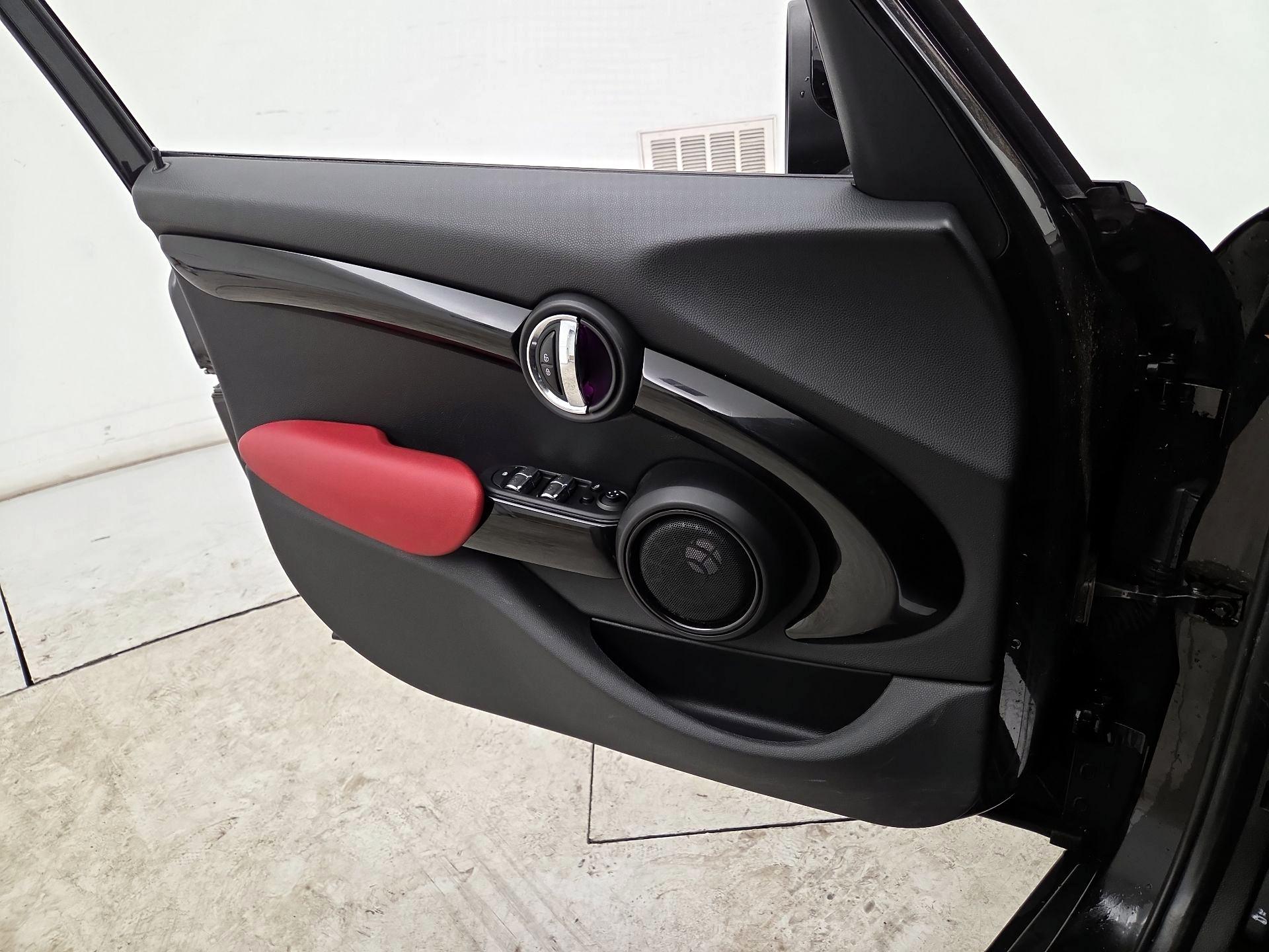 Thumbnail: 2019 MINI Cooper Hardtop - 12