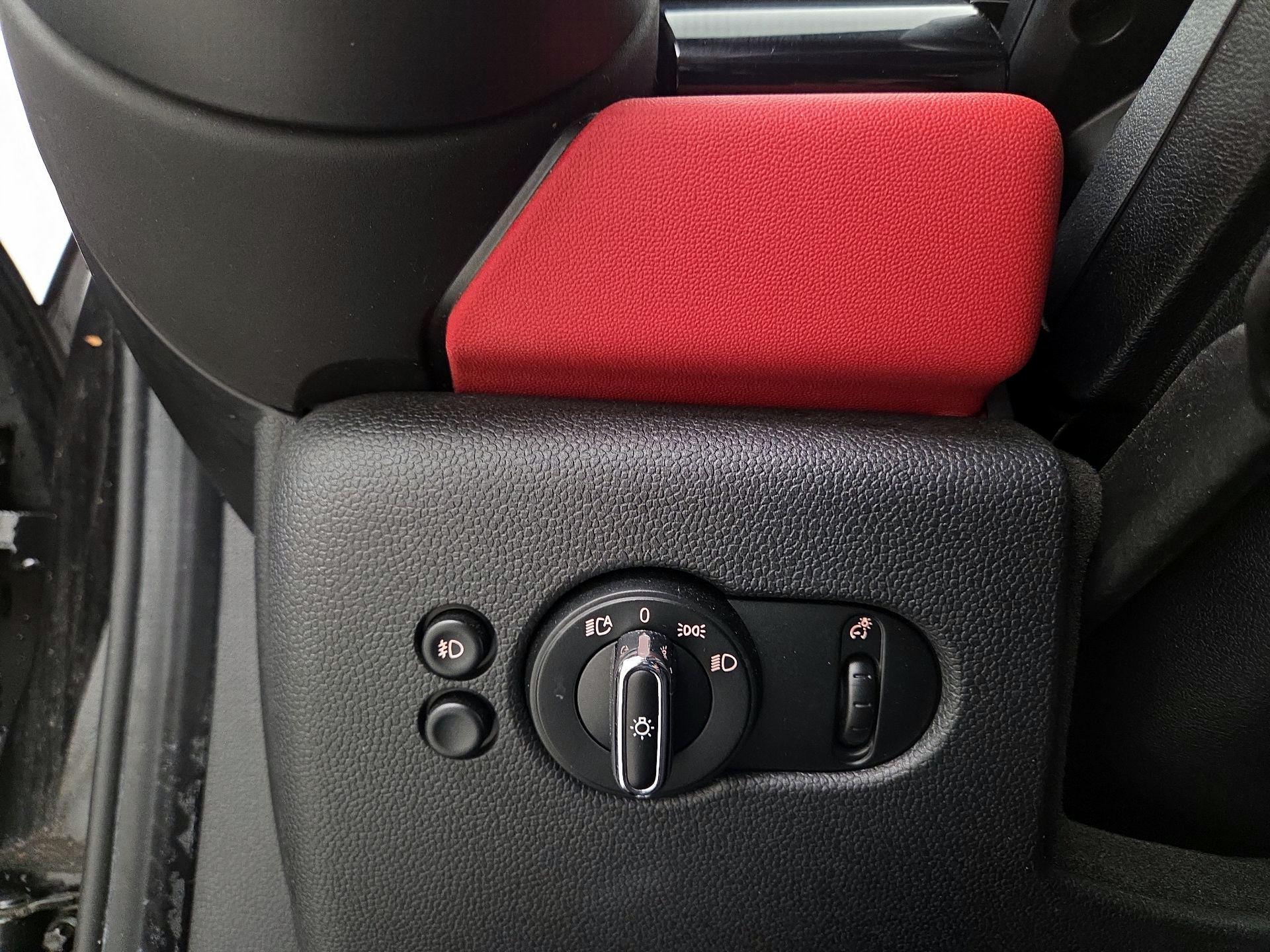 Thumbnail: 2019 MINI Cooper Hardtop - 13