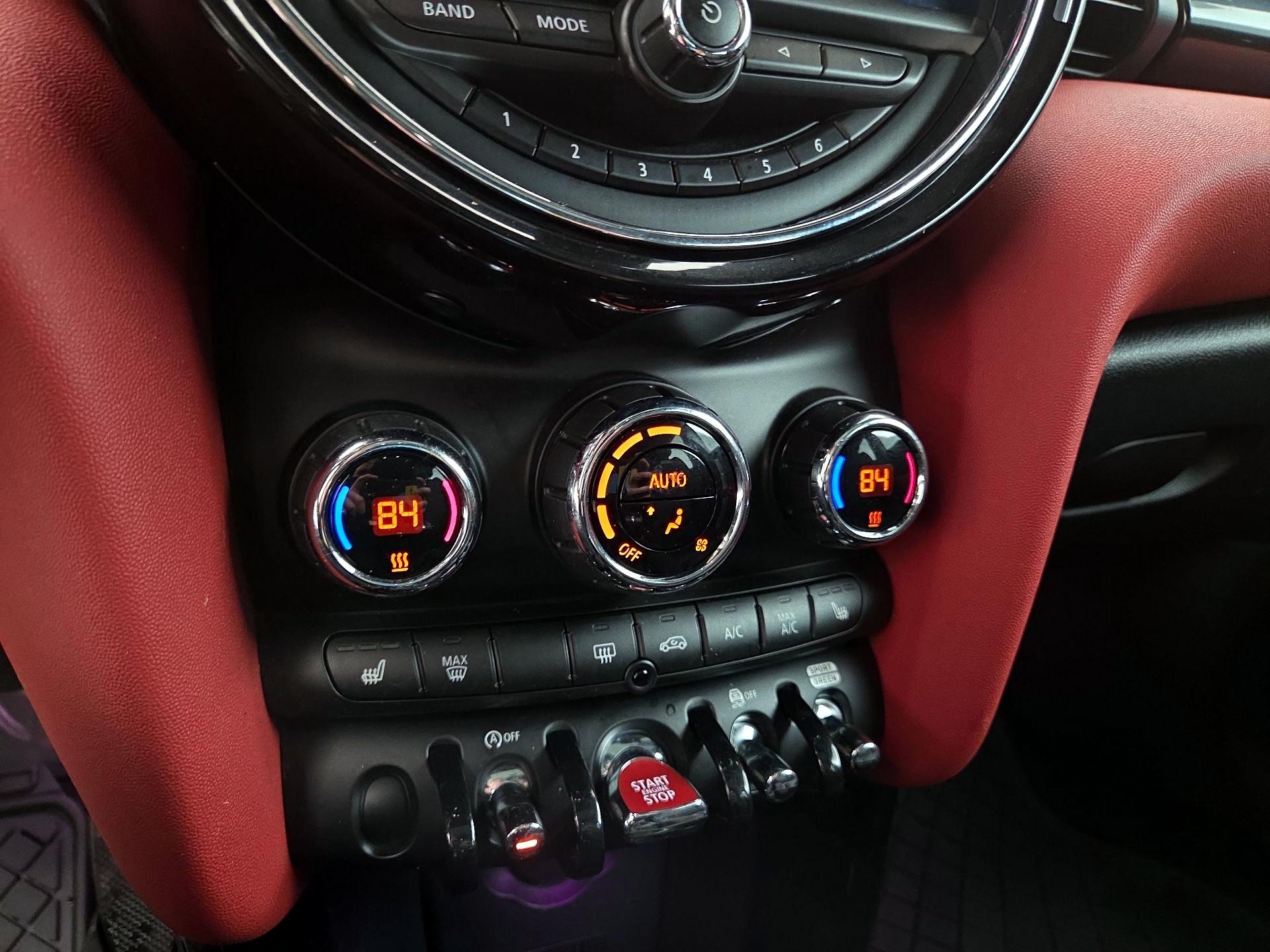 Thumbnail: 2019 MINI Cooper Hardtop - 16