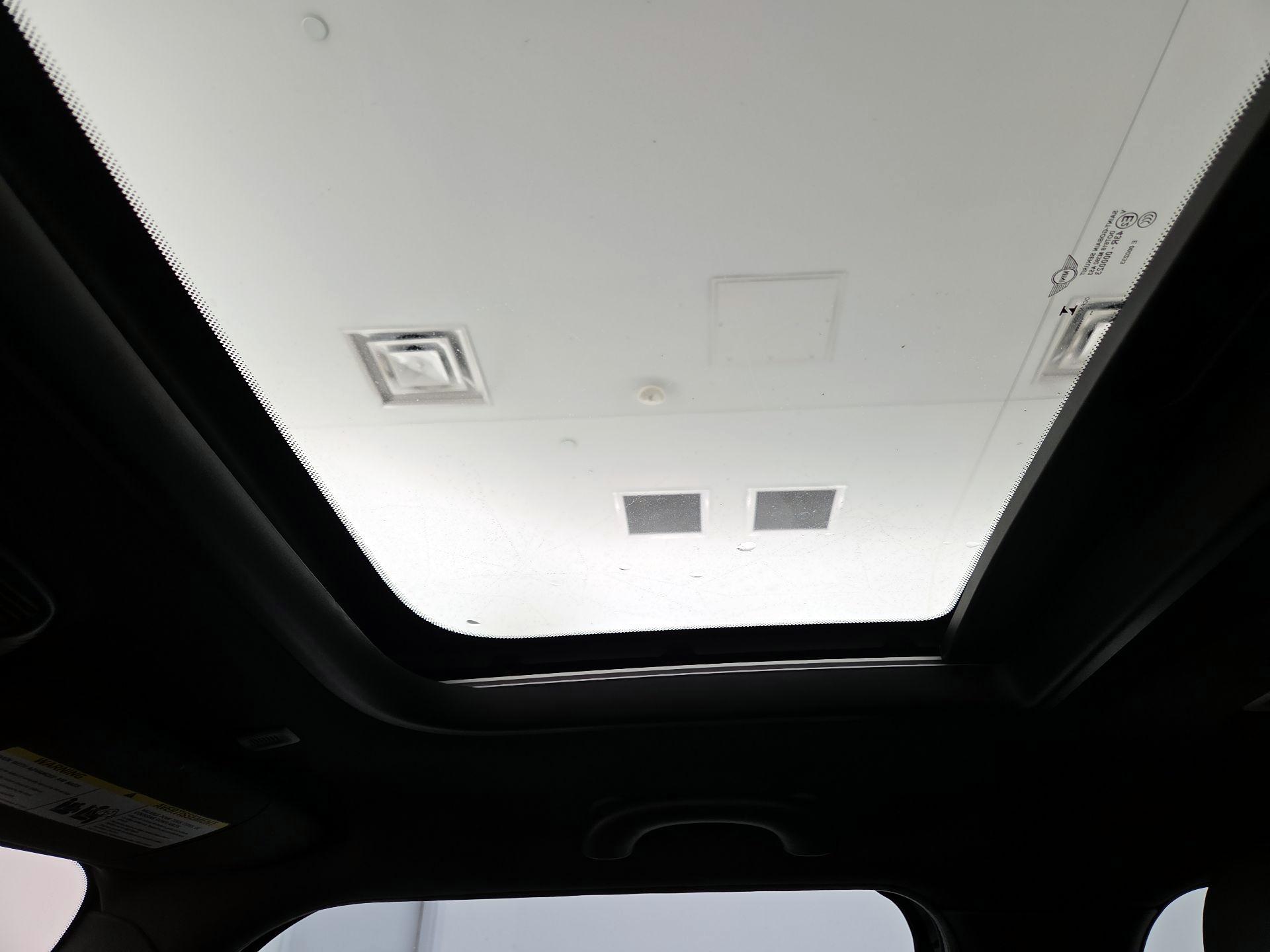 Thumbnail: 2019 MINI Cooper Hardtop - 19