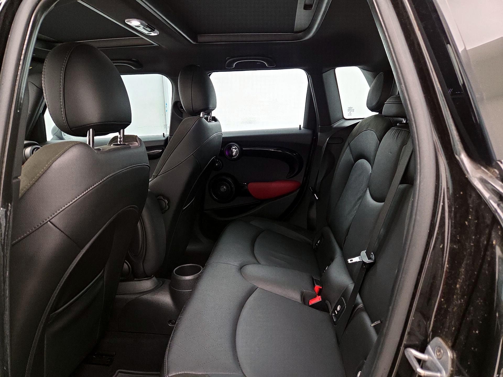 Thumbnail: 2019 MINI Cooper Hardtop - 20