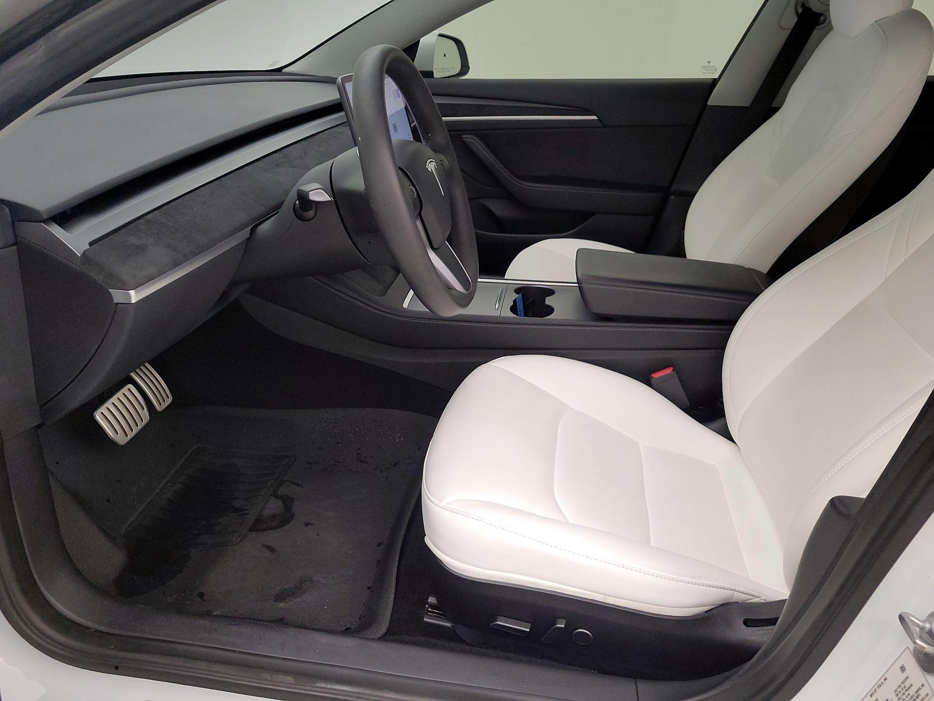 Thumbnail: 2022 Tesla Model 3 - 11