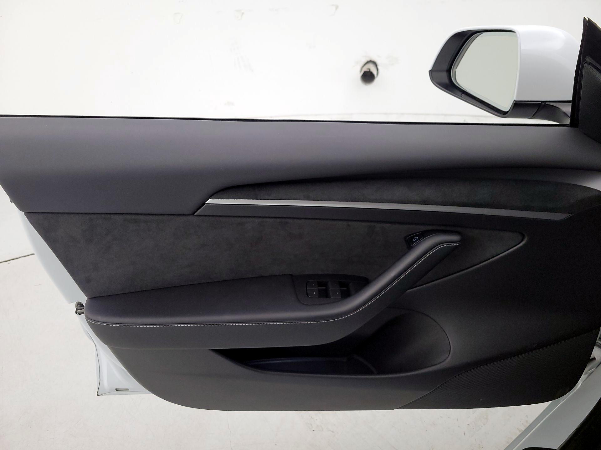 Thumbnail: 2022 Tesla Model 3 - 12