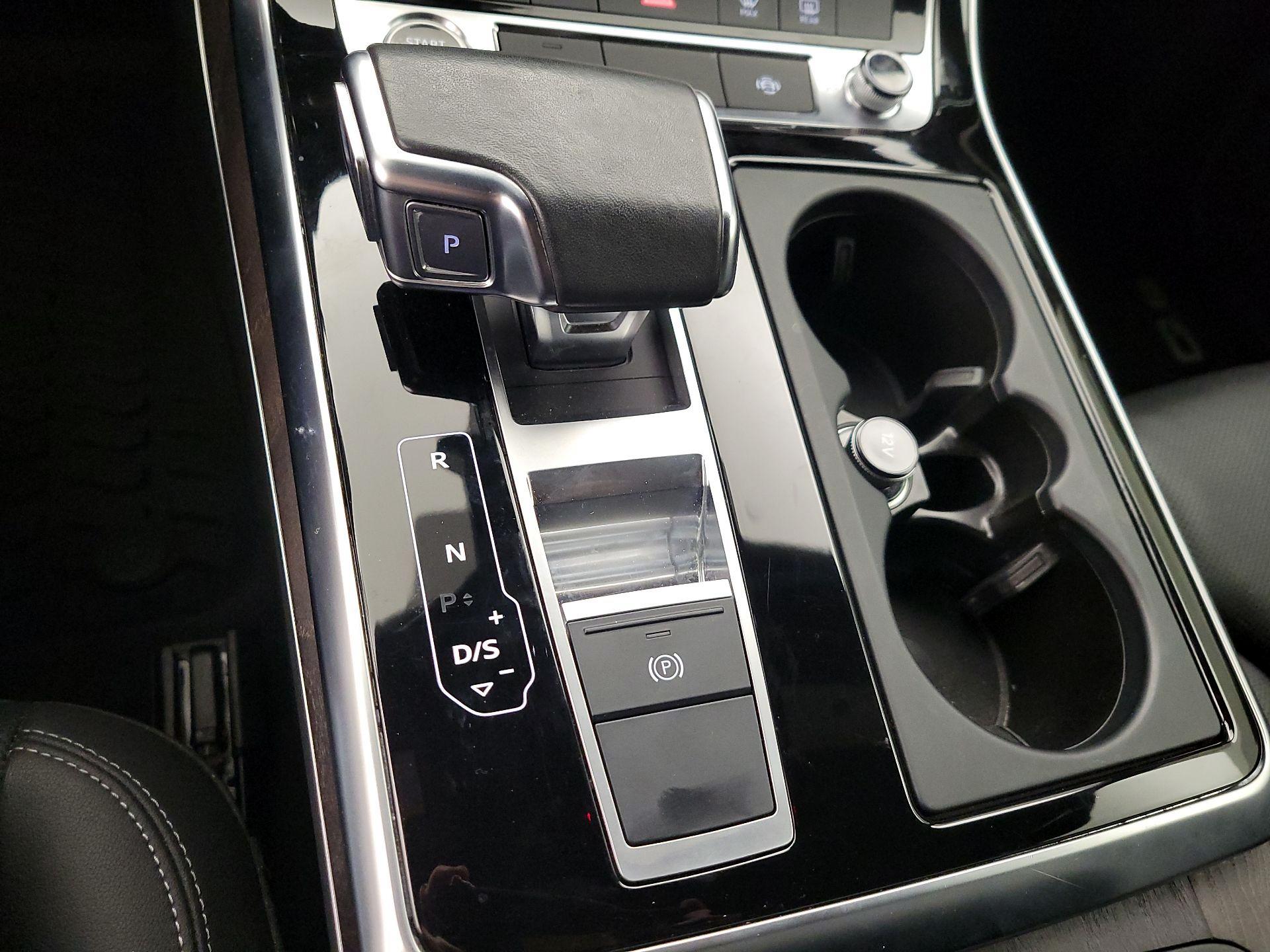 Thumbnail: 2021 Audi Q8 - 18