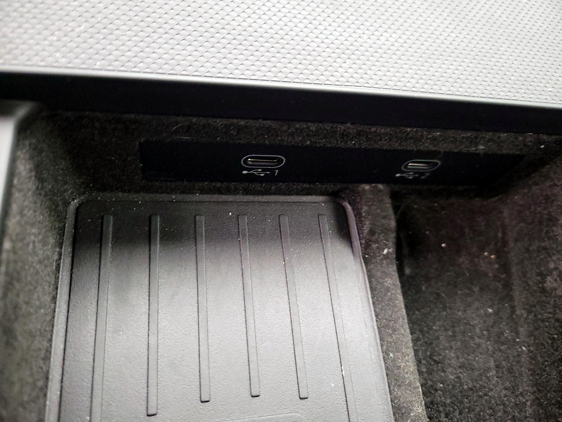 Thumbnail: 2021 Audi Q8 - 19