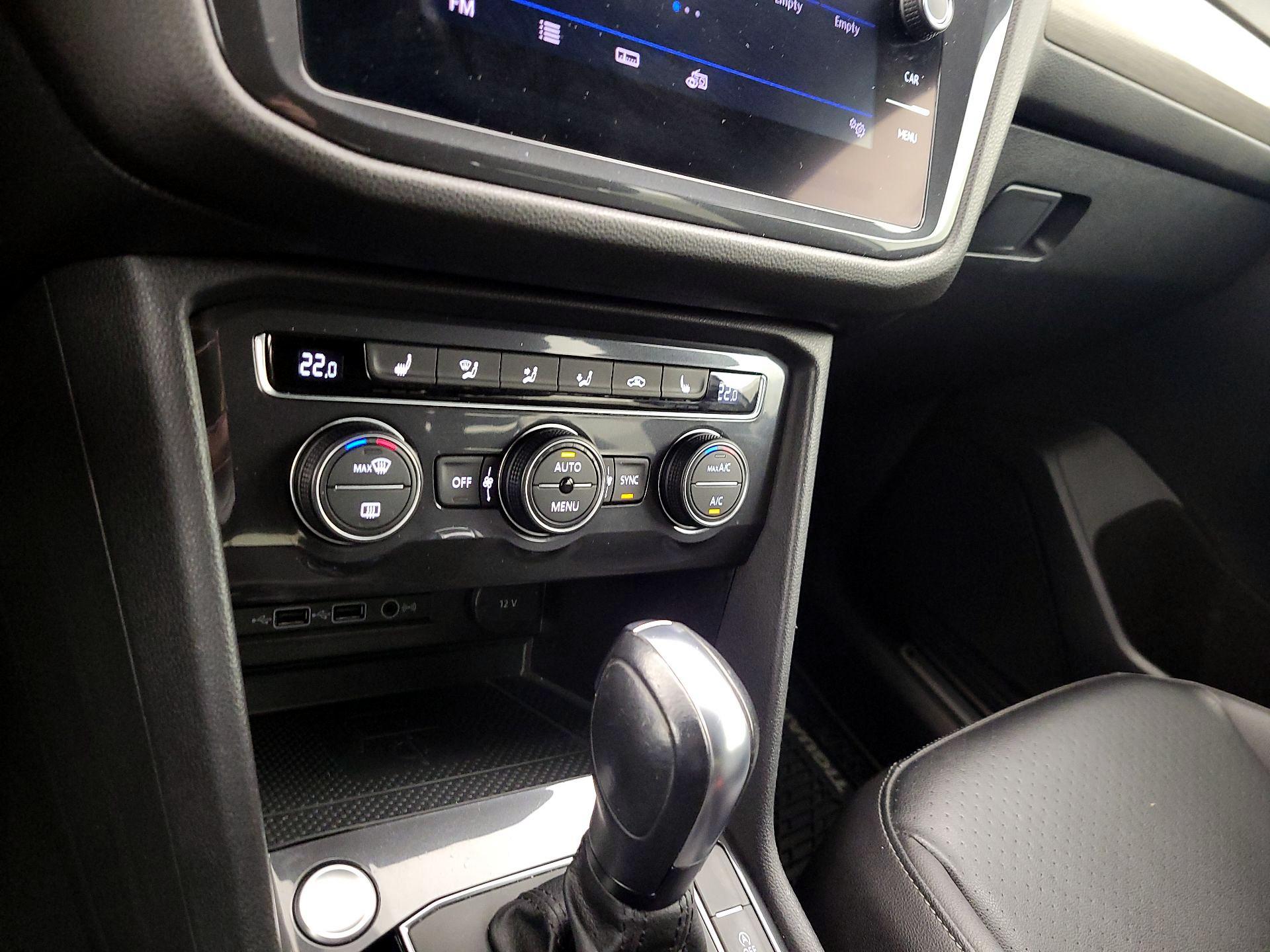 Thumbnail: 2020 Volkswagen Tiguan - 16