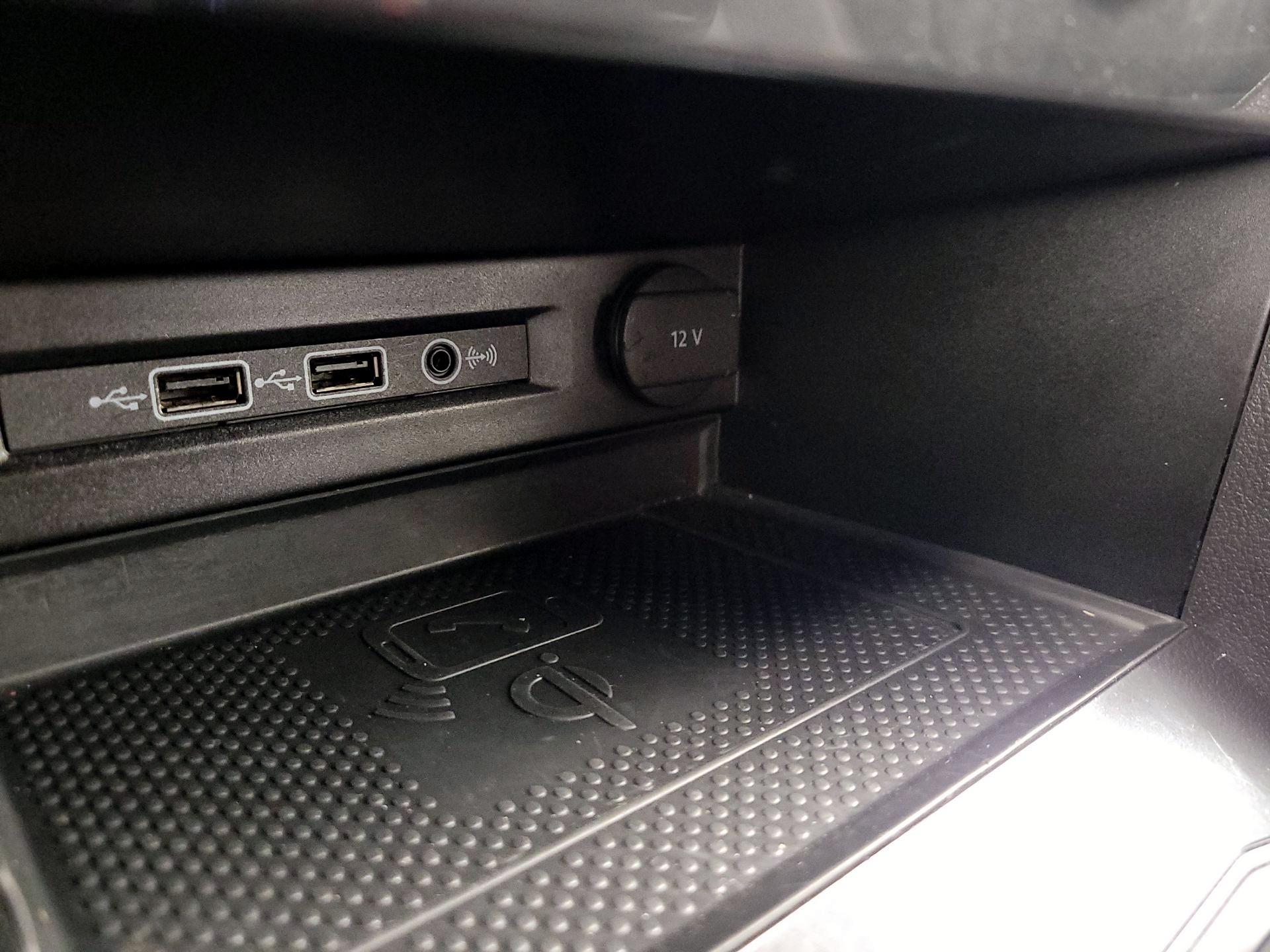 Thumbnail: 2020 Volkswagen Tiguan - 18