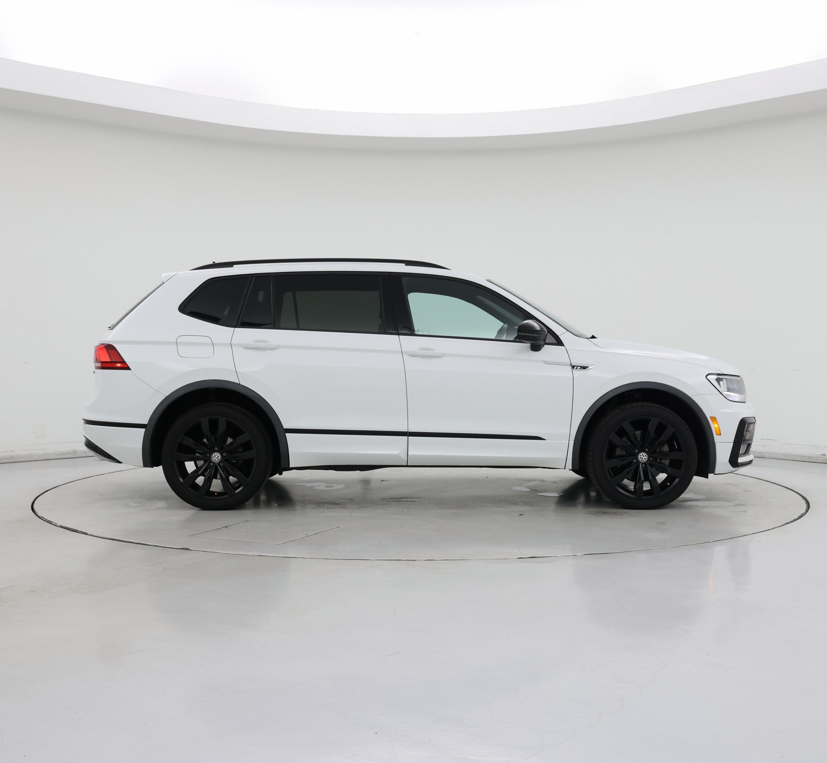 Thumbnail: 2020 Volkswagen Tiguan - 7