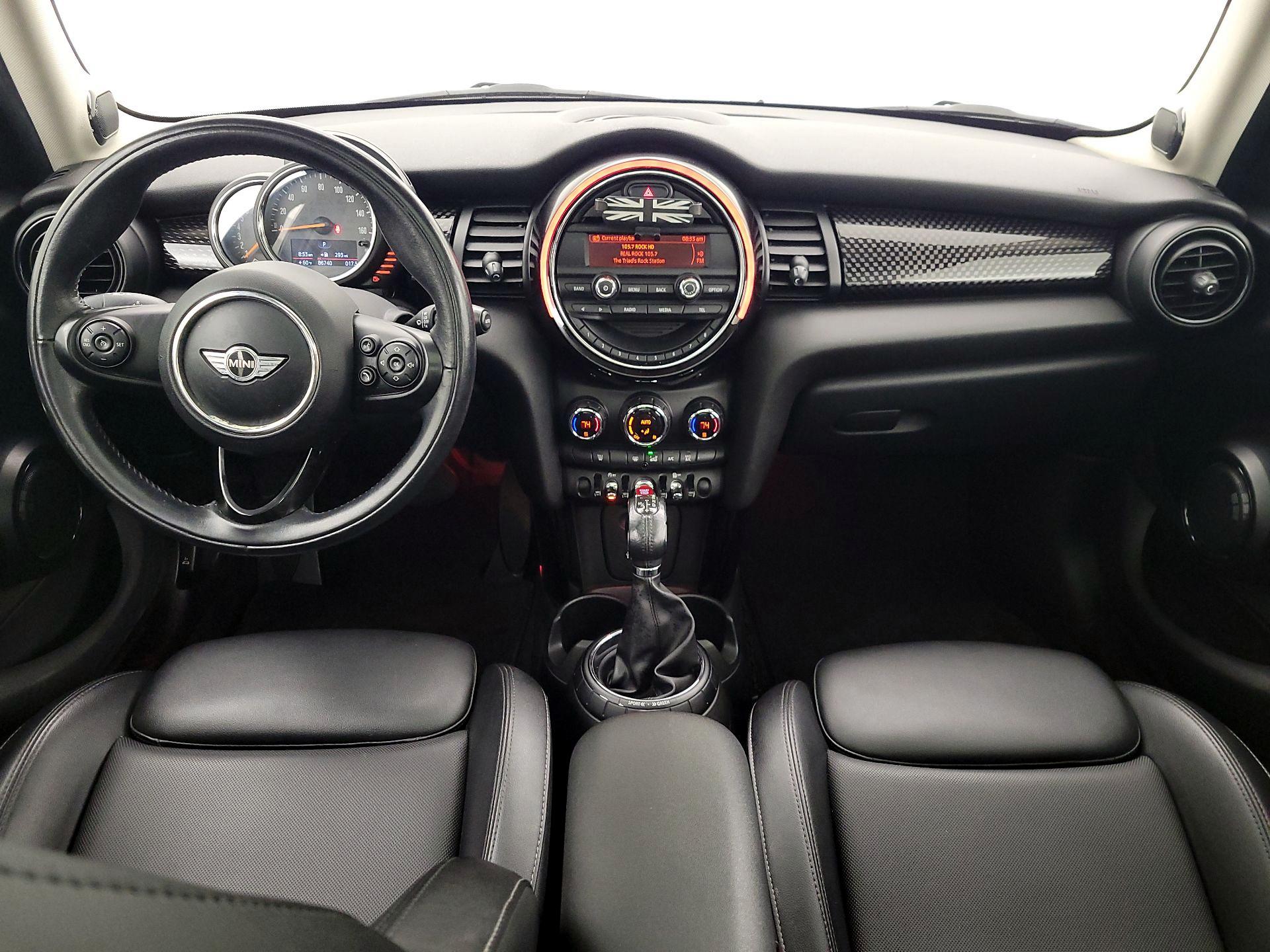 Thumbnail: 2016 MINI Cooper Hardtop - 9