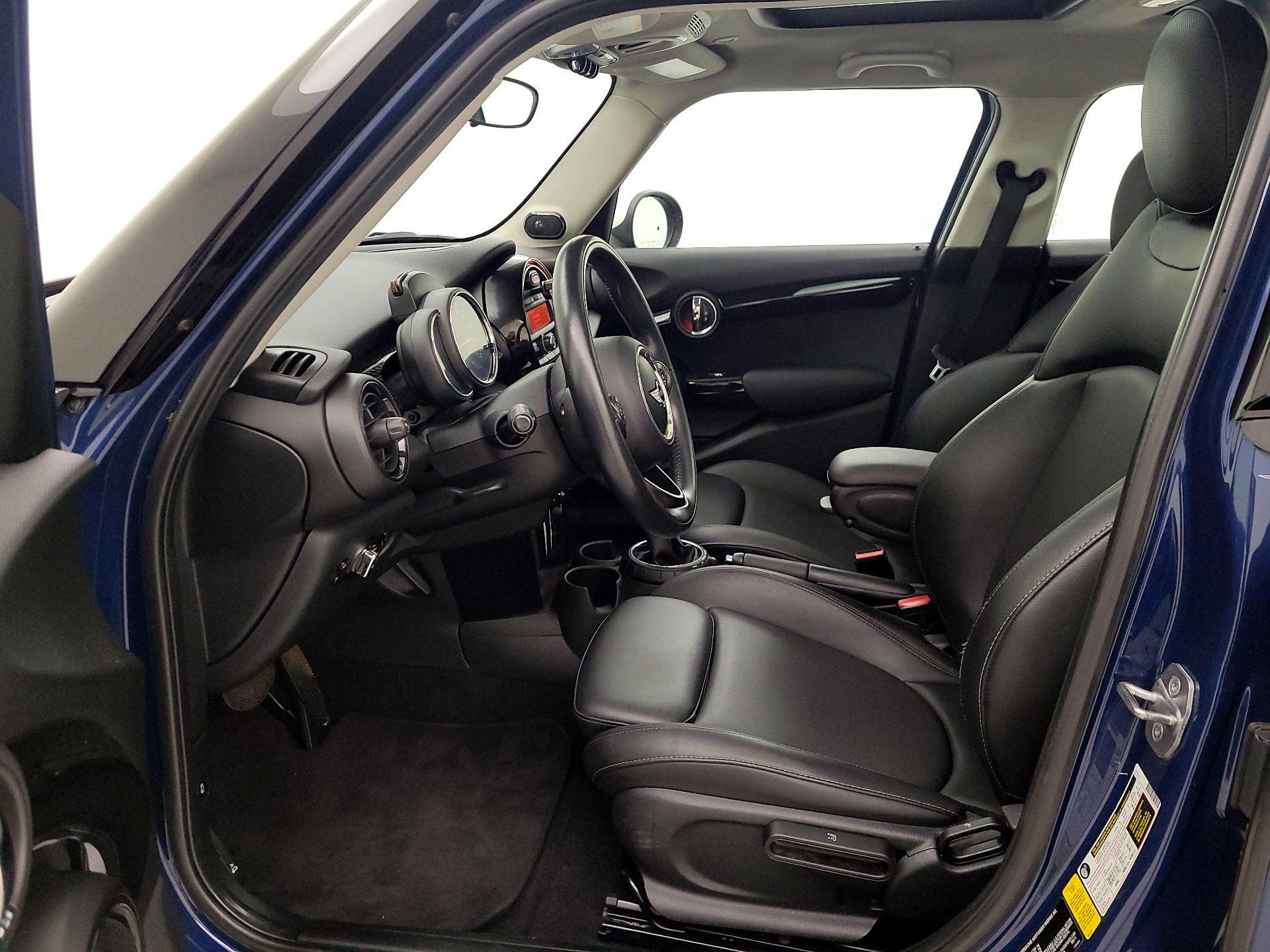 Thumbnail: 2016 MINI Cooper Hardtop - 11