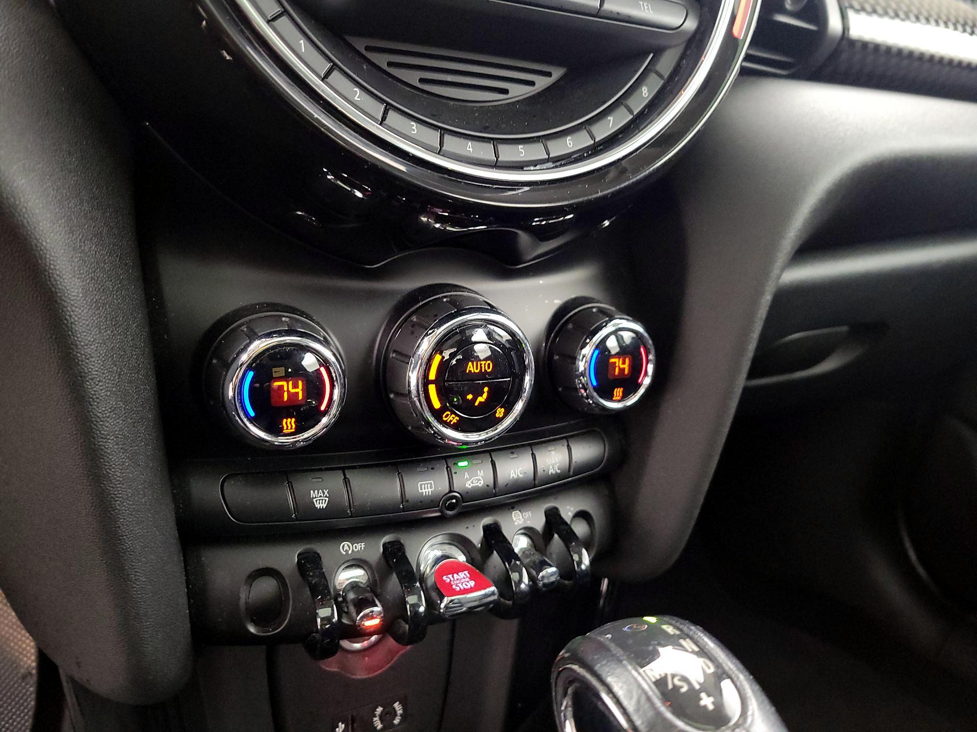 Thumbnail: 2016 MINI Cooper Hardtop - 15