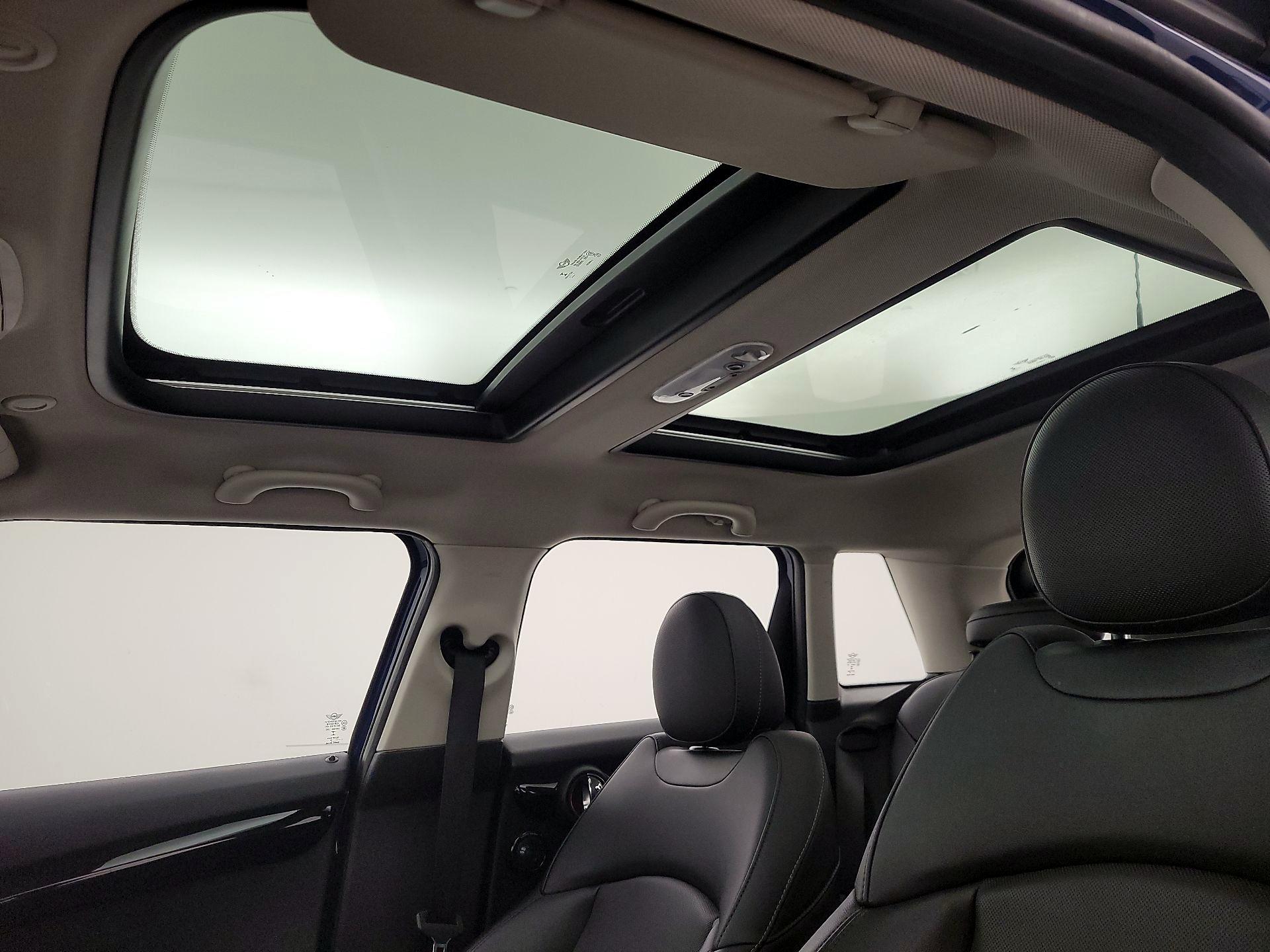 Thumbnail: 2016 MINI Cooper Hardtop - 18