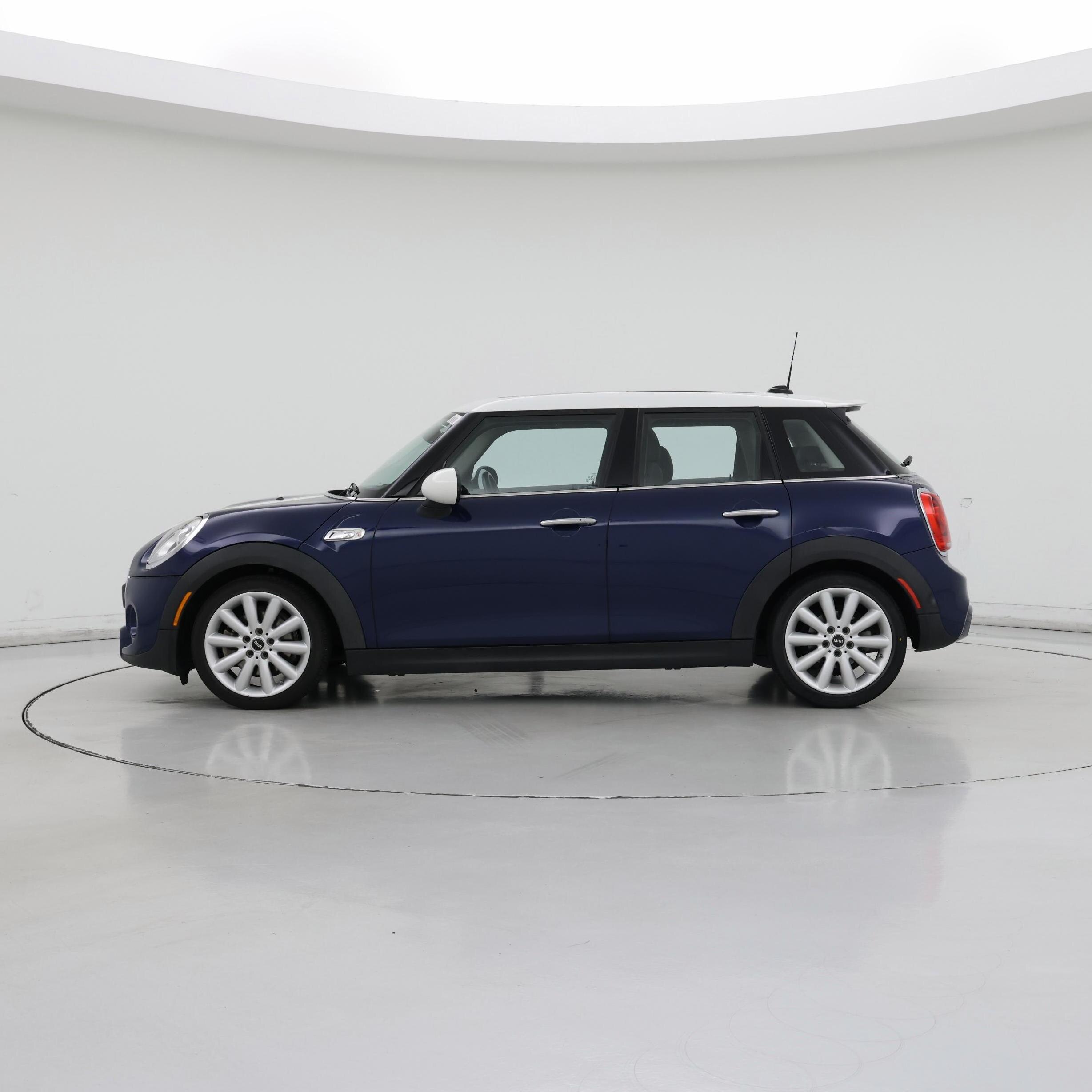 Thumbnail: 2016 MINI Cooper Hardtop - 3