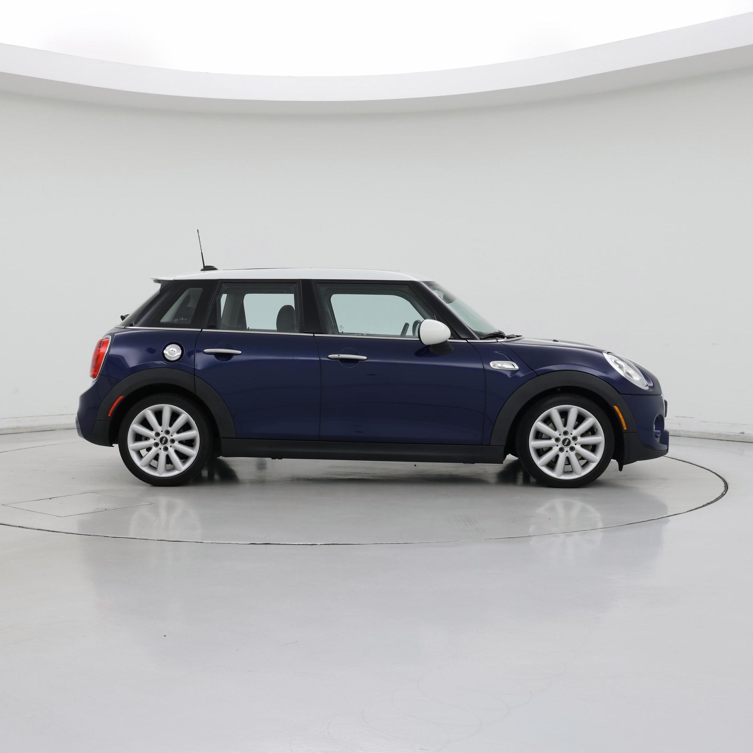 Thumbnail: 2016 MINI Cooper Hardtop - 7
