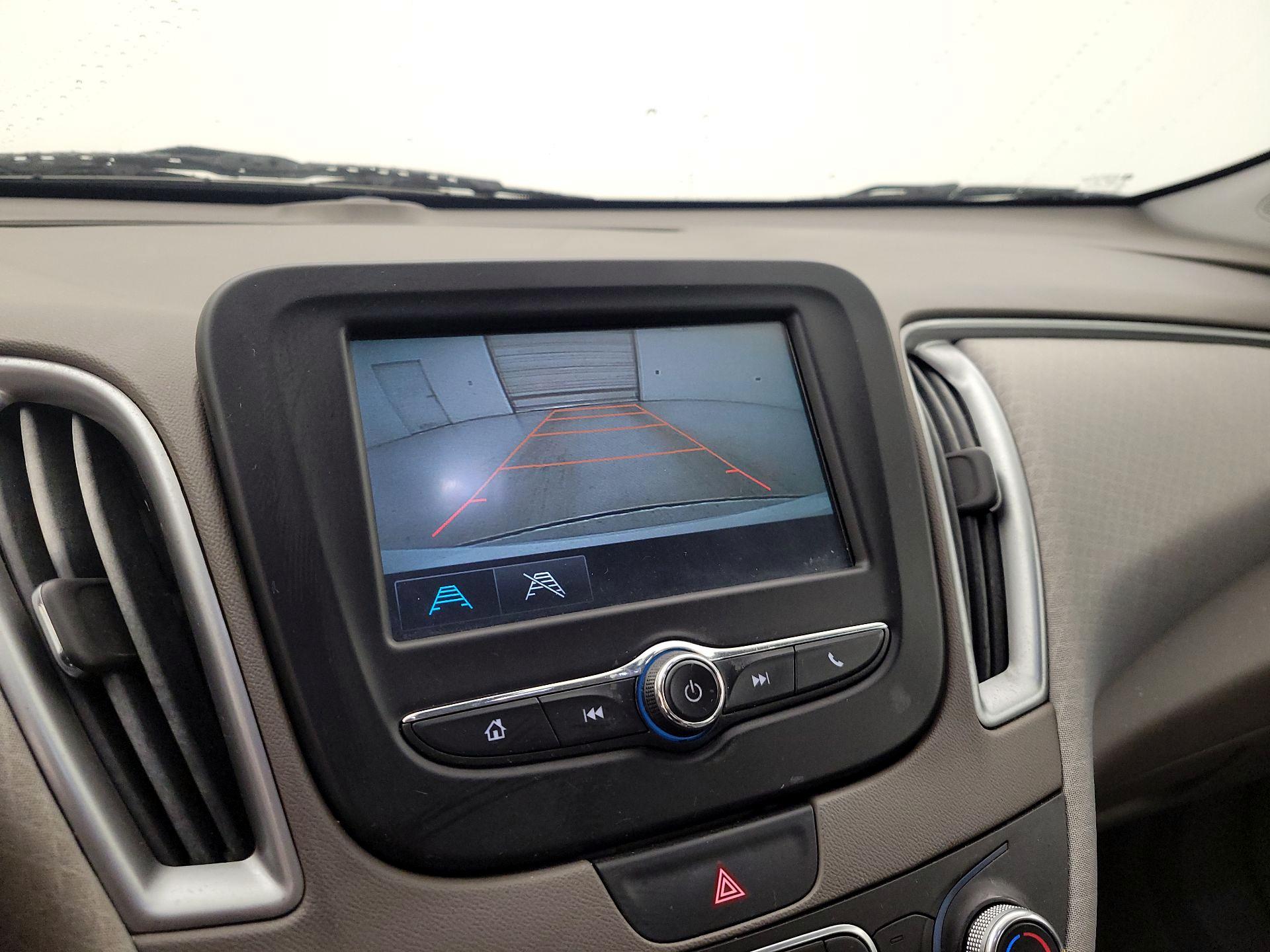 Thumbnail: 2018 Chevrolet Malibu - 14