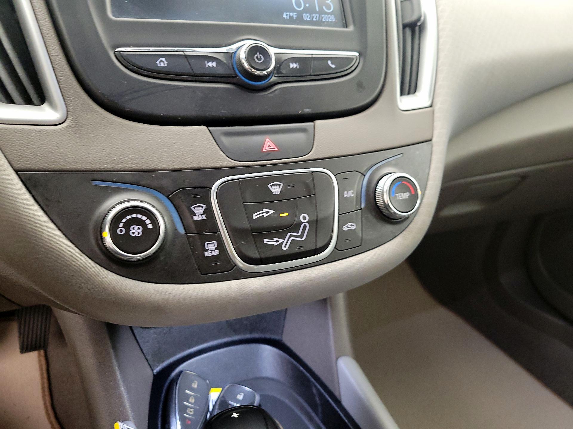 Thumbnail: 2018 Chevrolet Malibu - 16