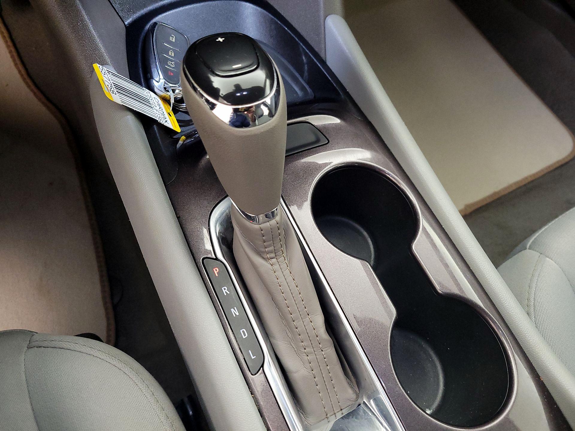 Thumbnail: 2018 Chevrolet Malibu - 17