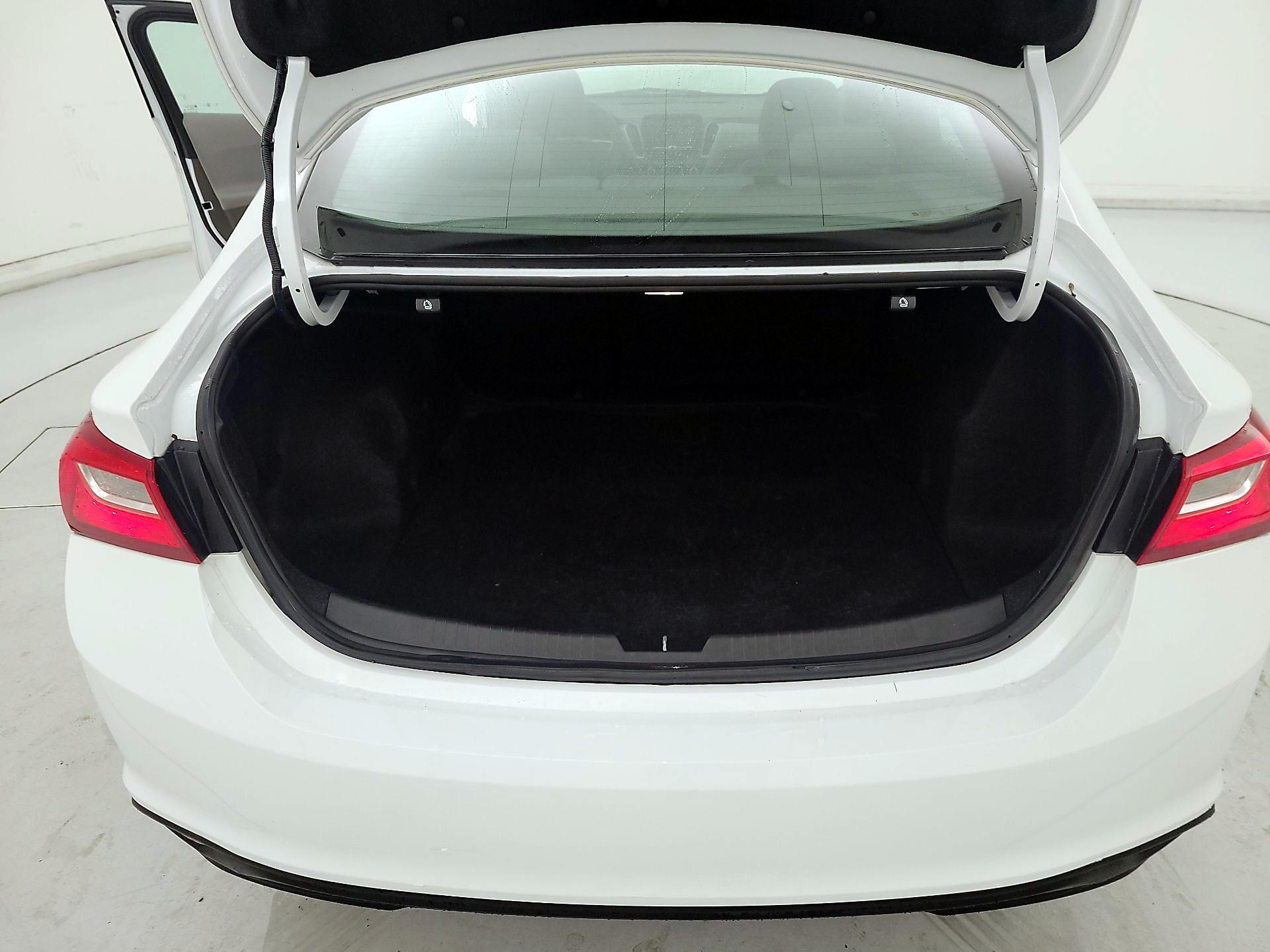 Thumbnail: 2018 Chevrolet Malibu - 20