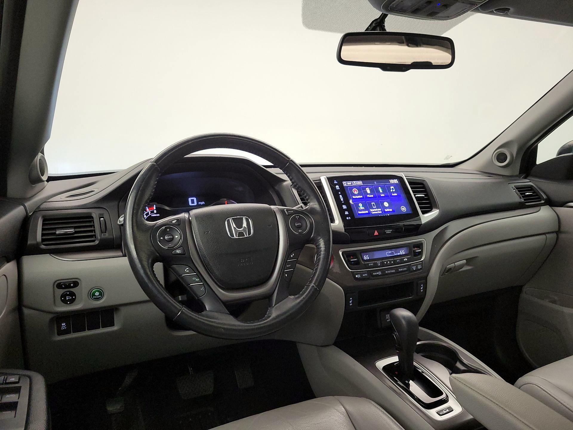 Thumbnail: 2017 Honda Pilot - 9