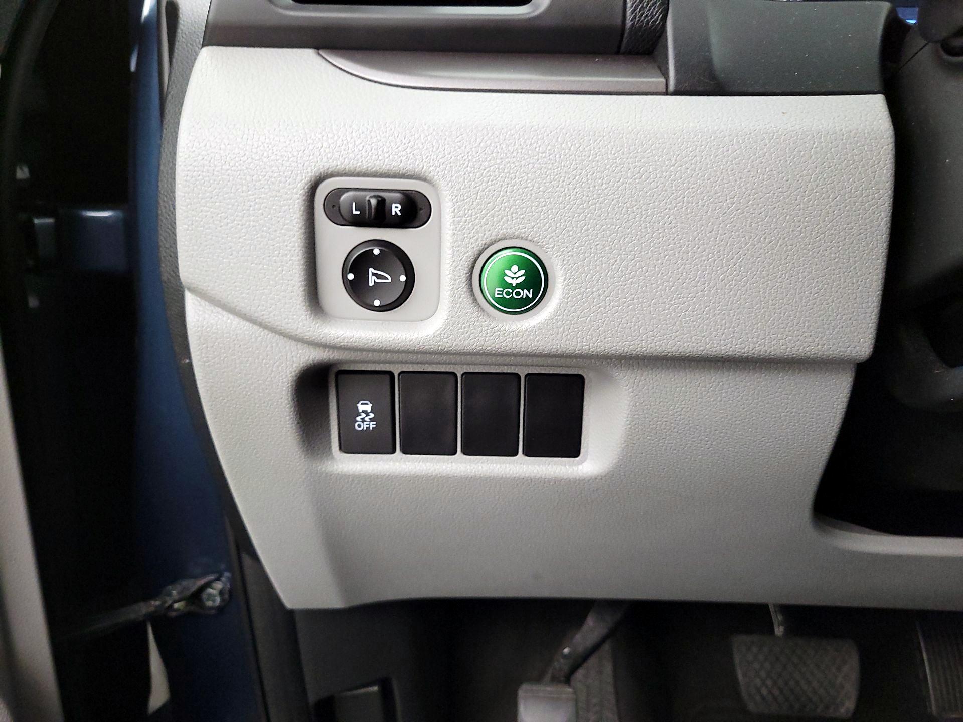 Thumbnail: 2017 Honda Pilot - 13