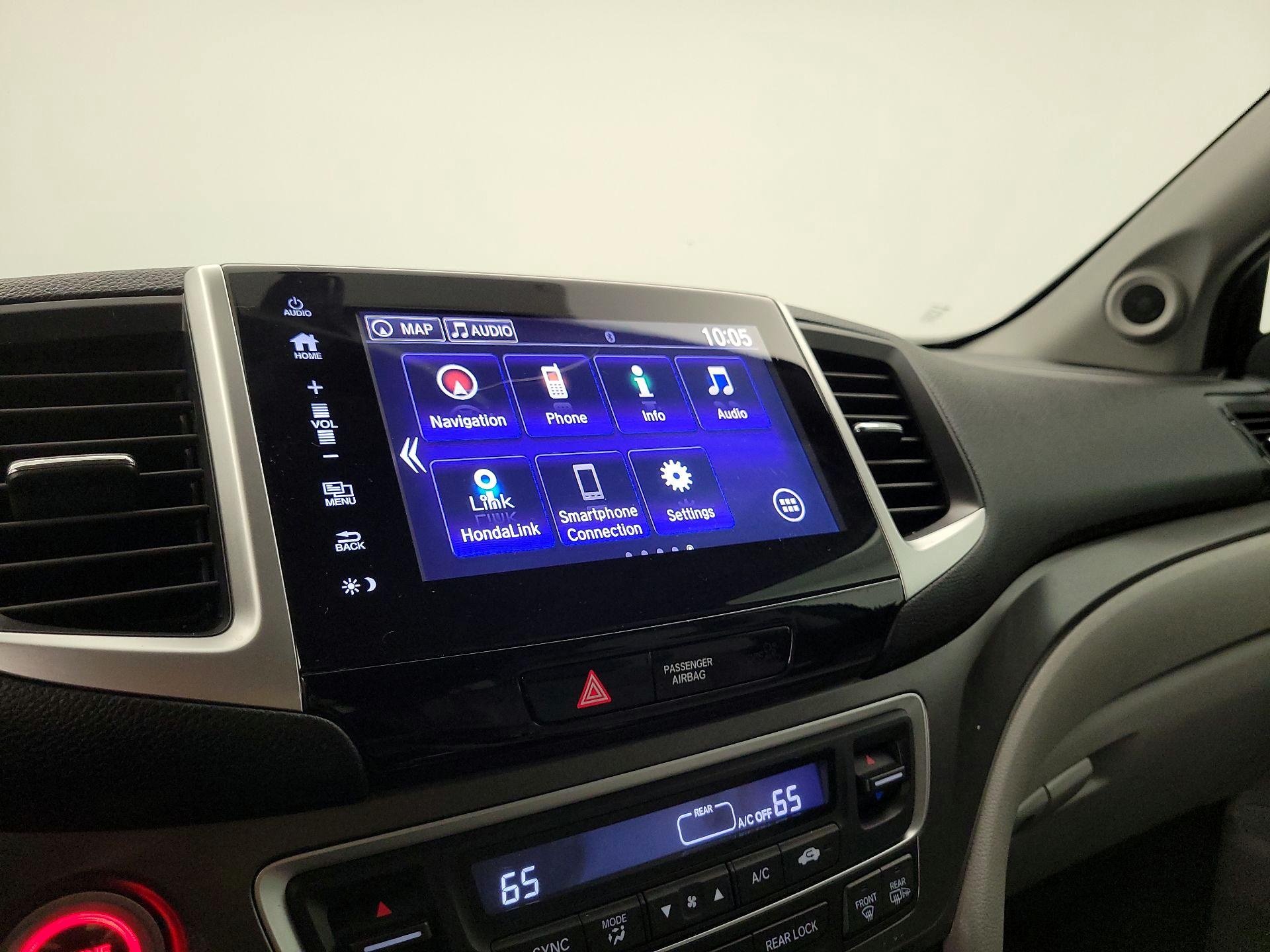 Thumbnail: 2017 Honda Pilot - 15