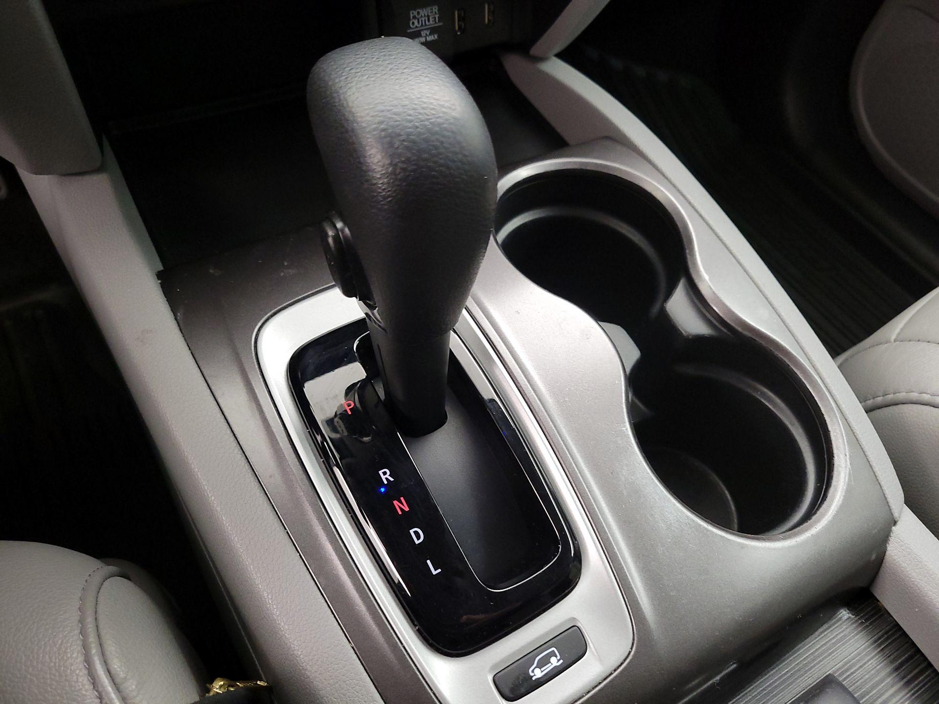 Thumbnail: 2017 Honda Pilot - 17