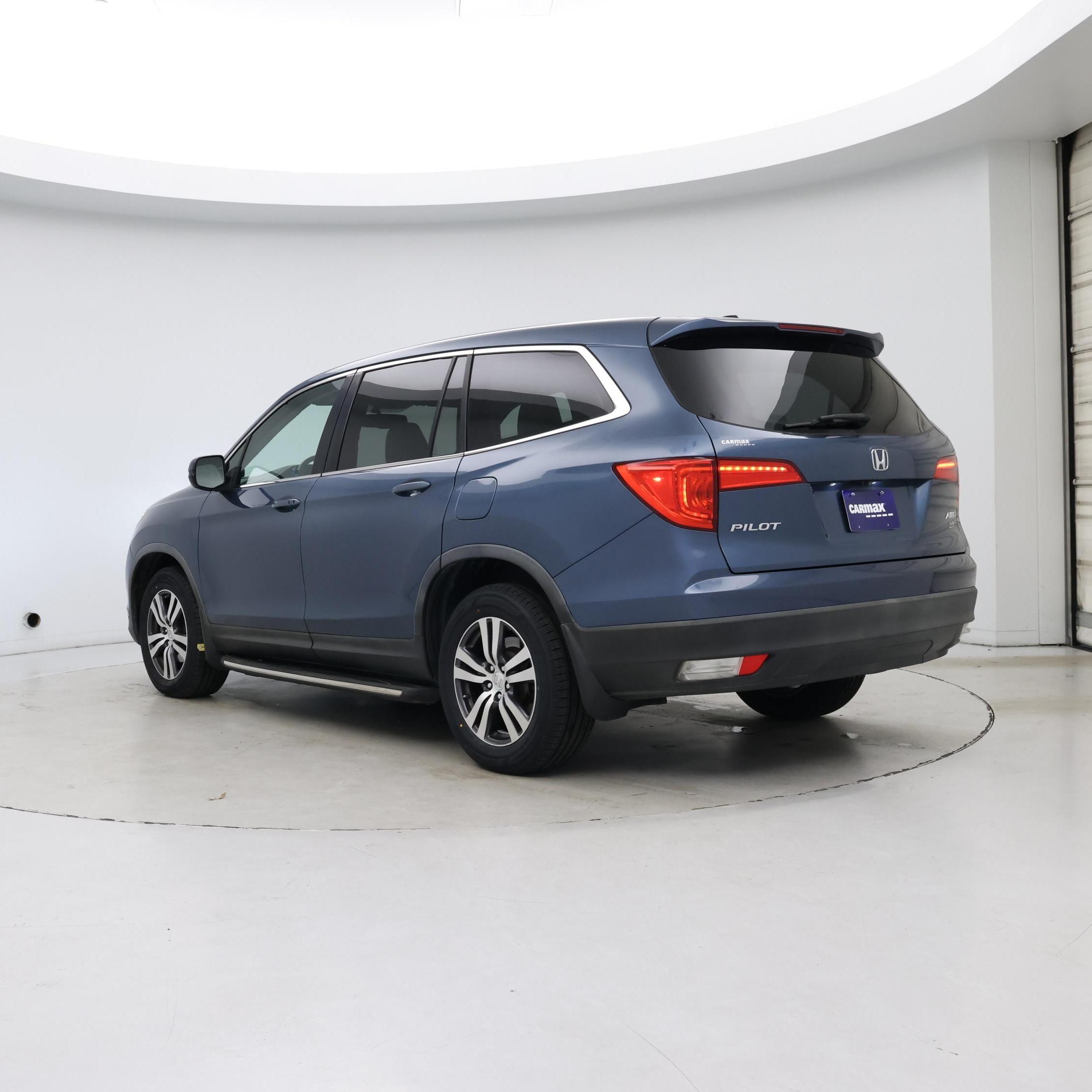 Thumbnail: 2017 Honda Pilot - 2