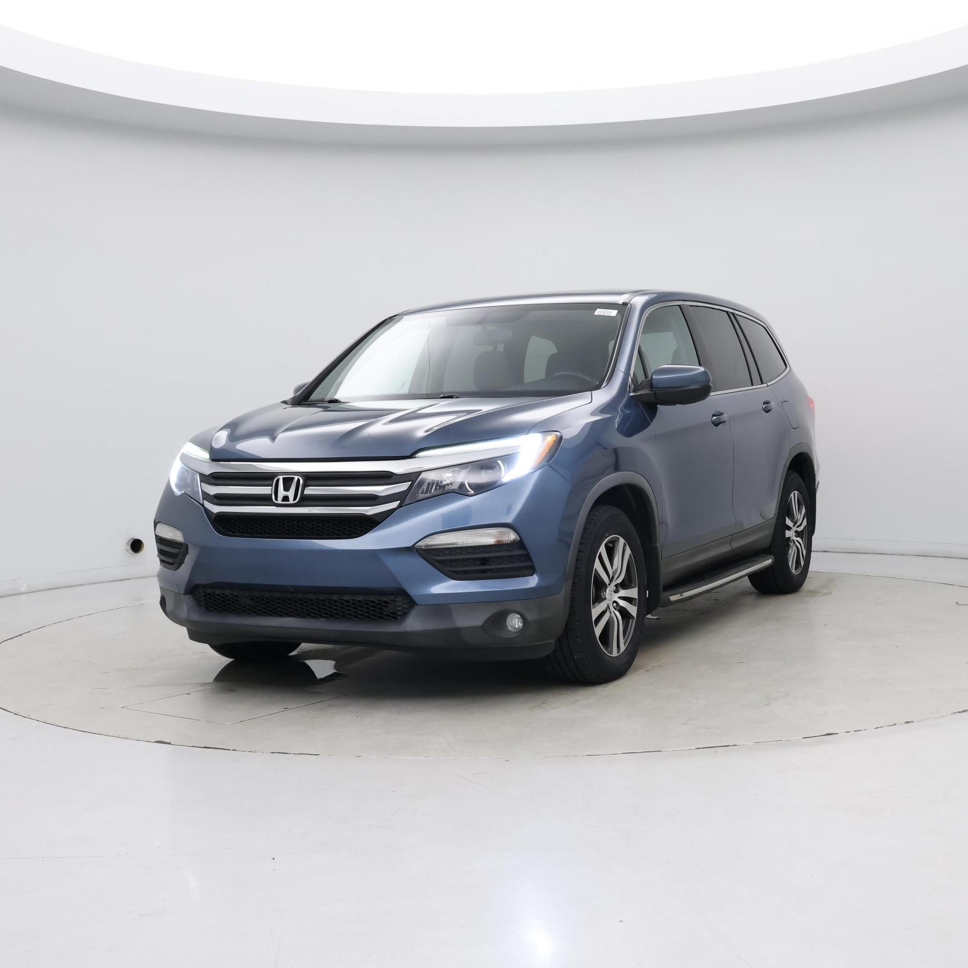 Thumbnail: 2017 Honda Pilot - 4
