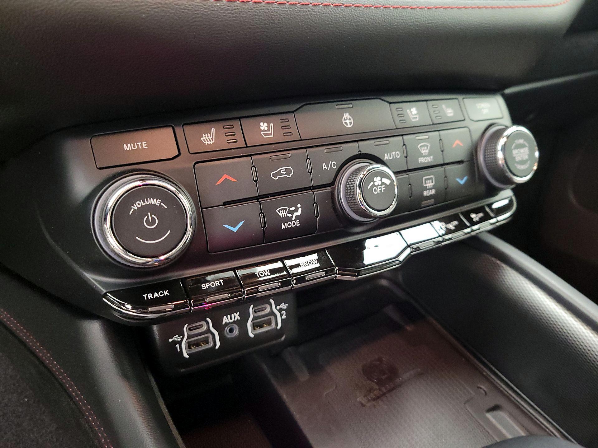 Thumbnail: 2023 Dodge Durango - 17