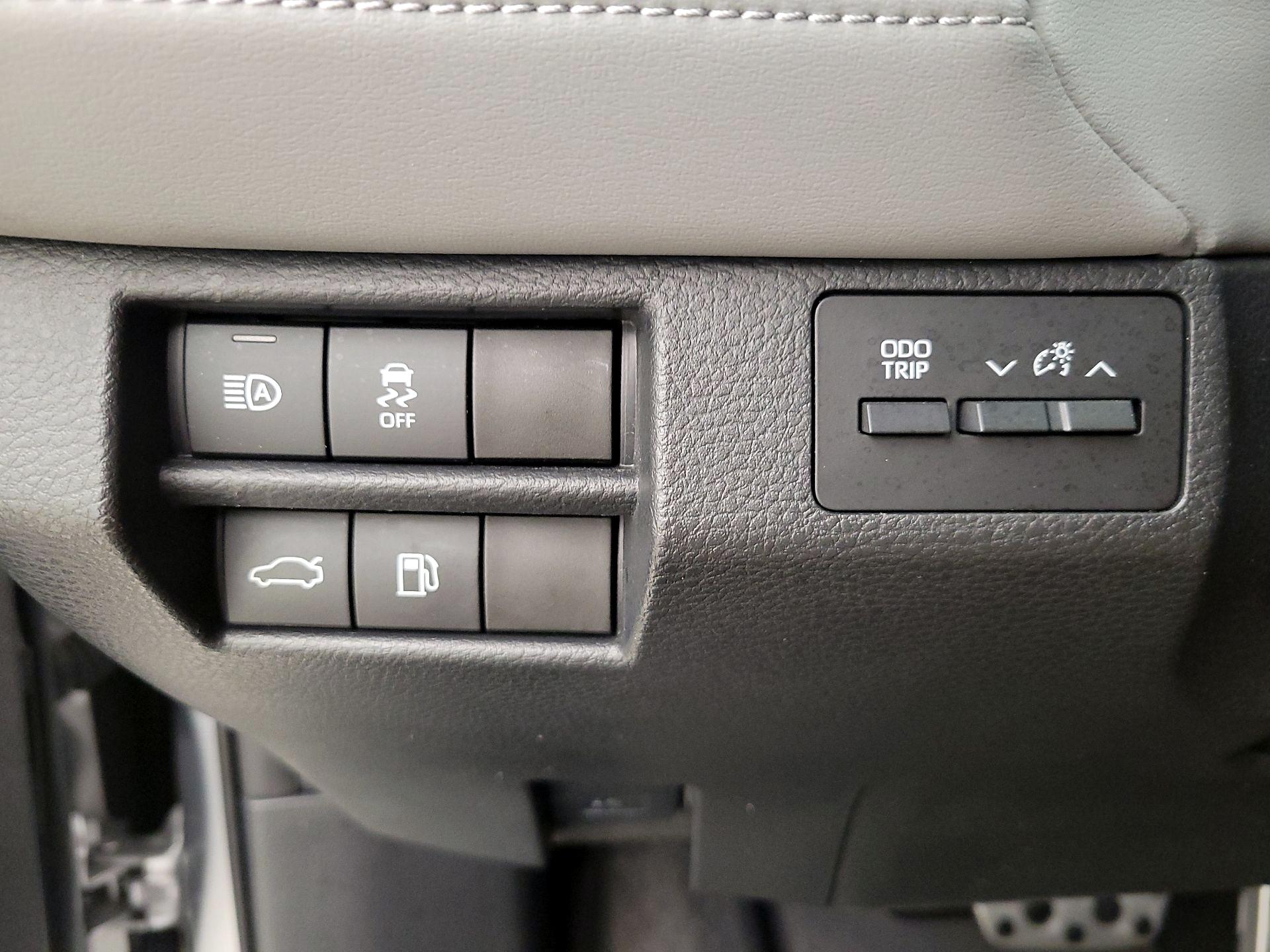 Thumbnail: 2019 Toyota Avalon - 13