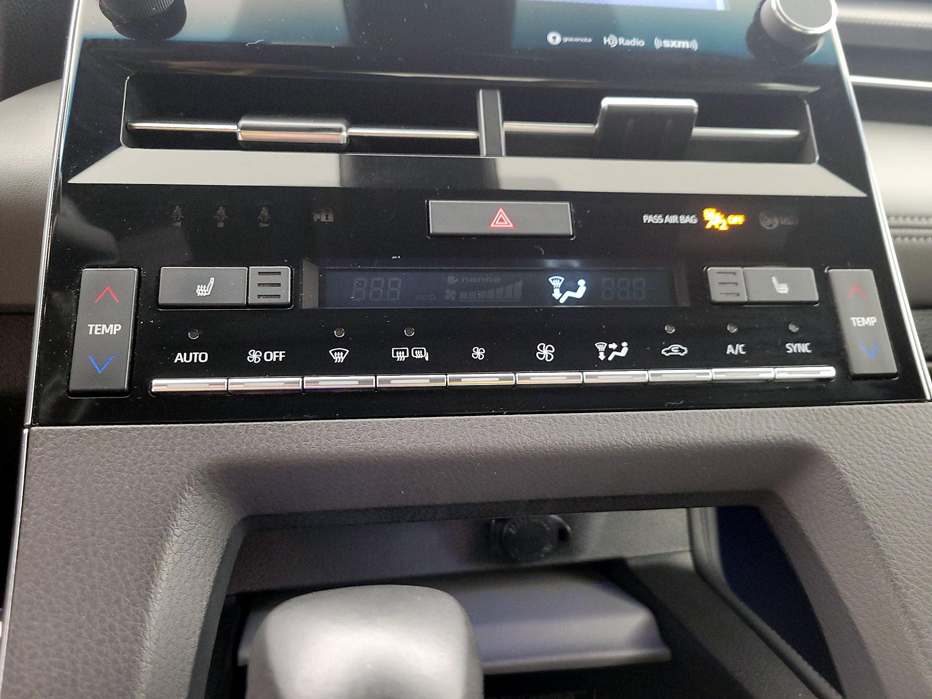 Thumbnail: 2019 Toyota Avalon - 16