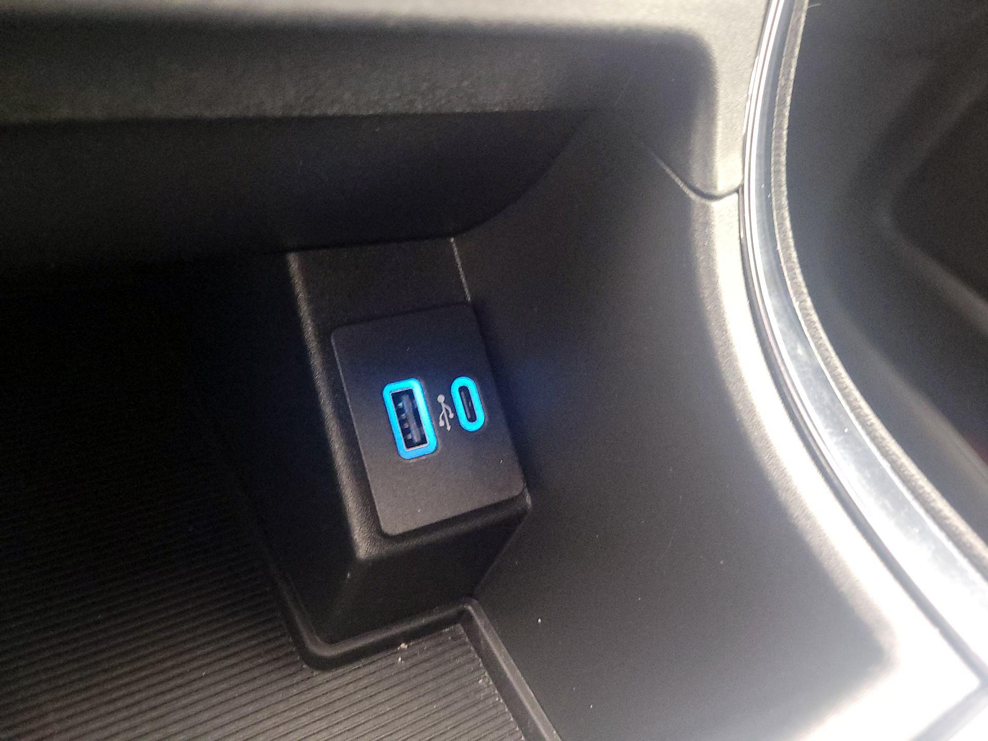 Thumbnail: 2022 Ford Edge - 18